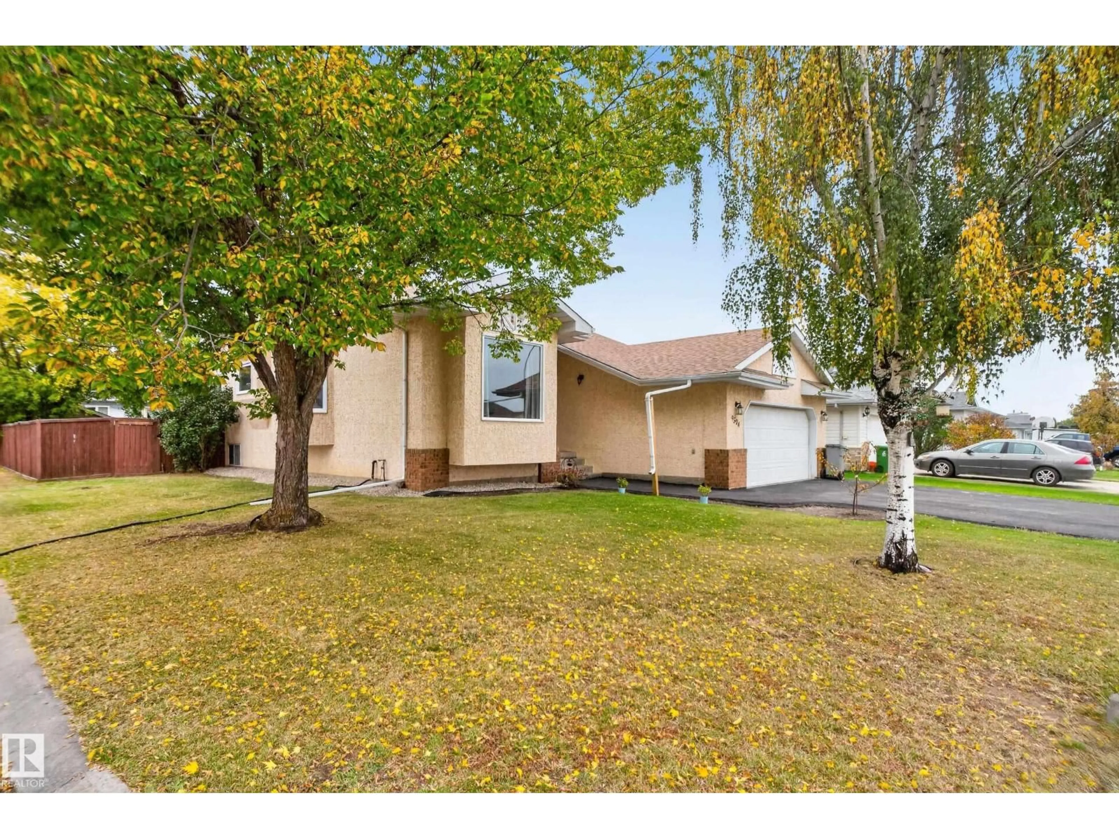 A pic from outside/outdoor area/front of a property/back of a property/a pic from drone, street for SE - 9504 95 ST, Morinville Alberta T8R1K9