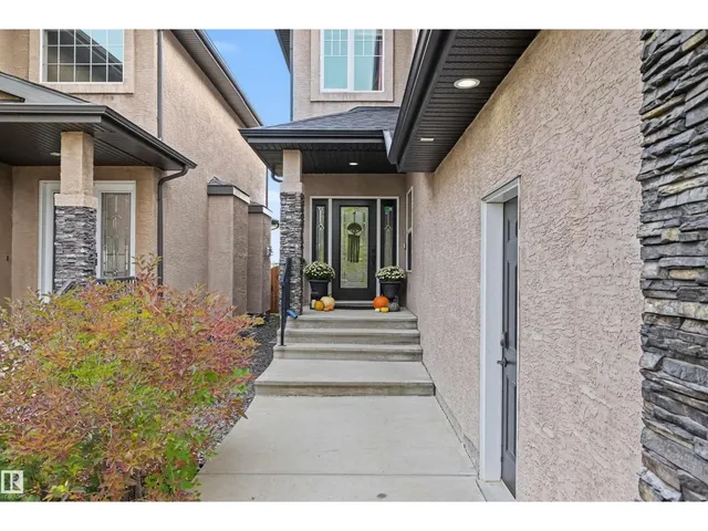 525 ALBANY WY, Edmonton 3