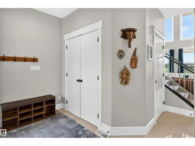 525 ALBANY WY, Edmonton 5