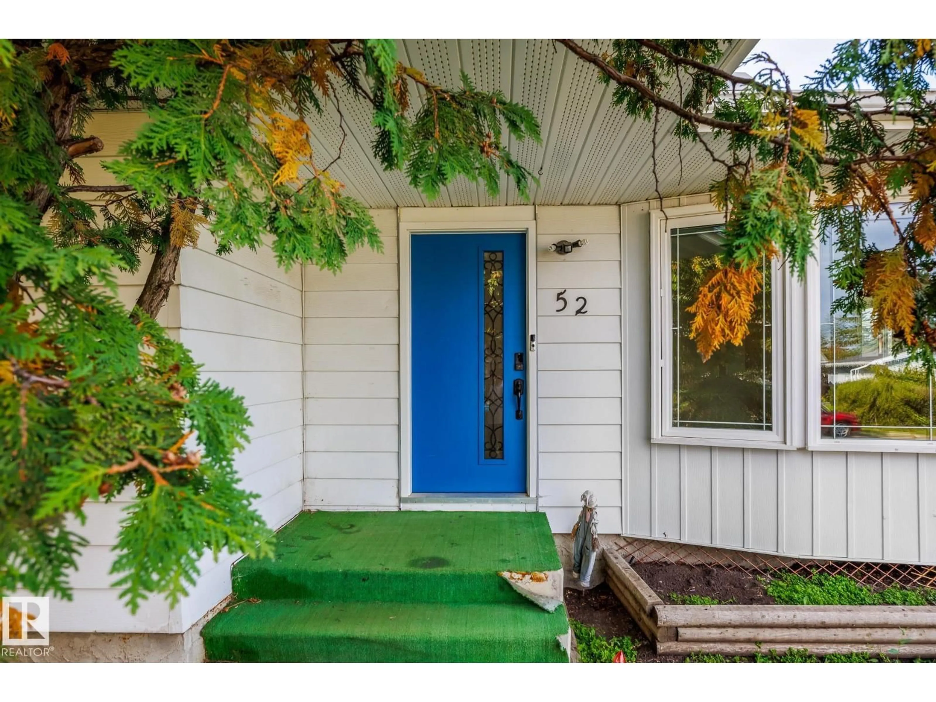 Indoor entryway for 52 BELLEVILLE AV, Spruce Grove Alberta T7X1J7