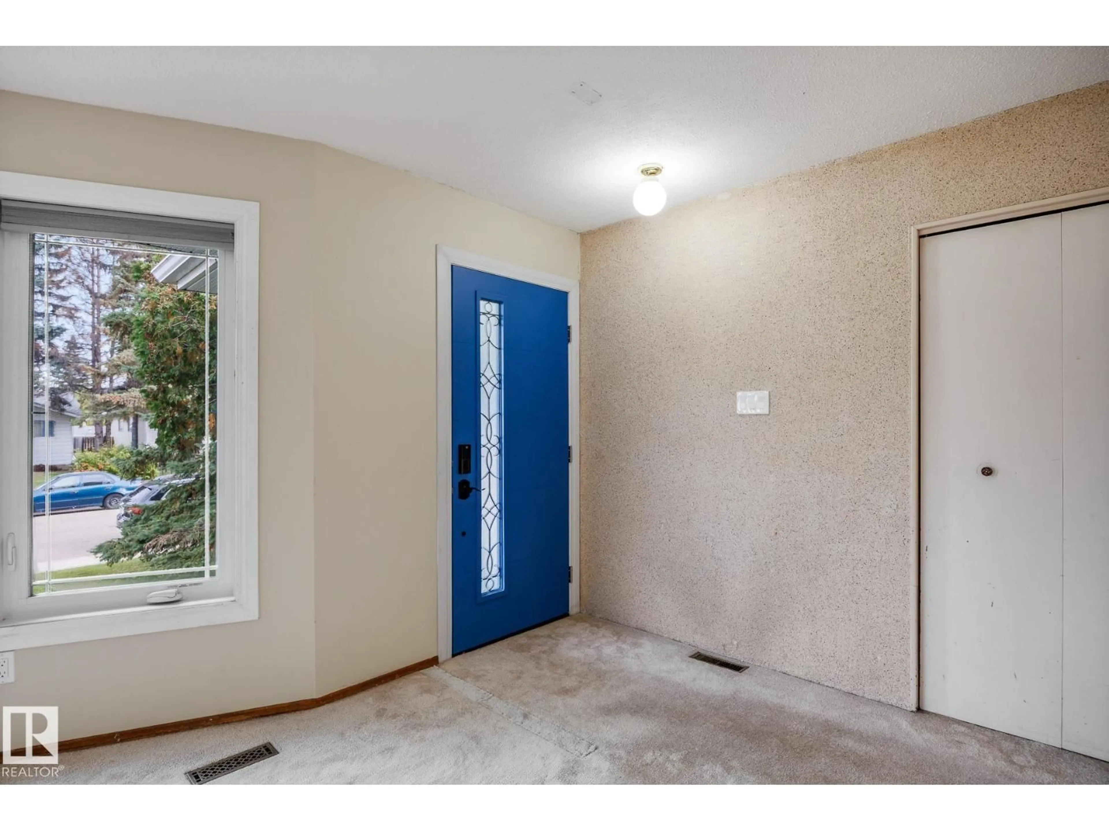 Indoor entryway for 52 BELLEVILLE AV, Spruce Grove Alberta T7X1J7