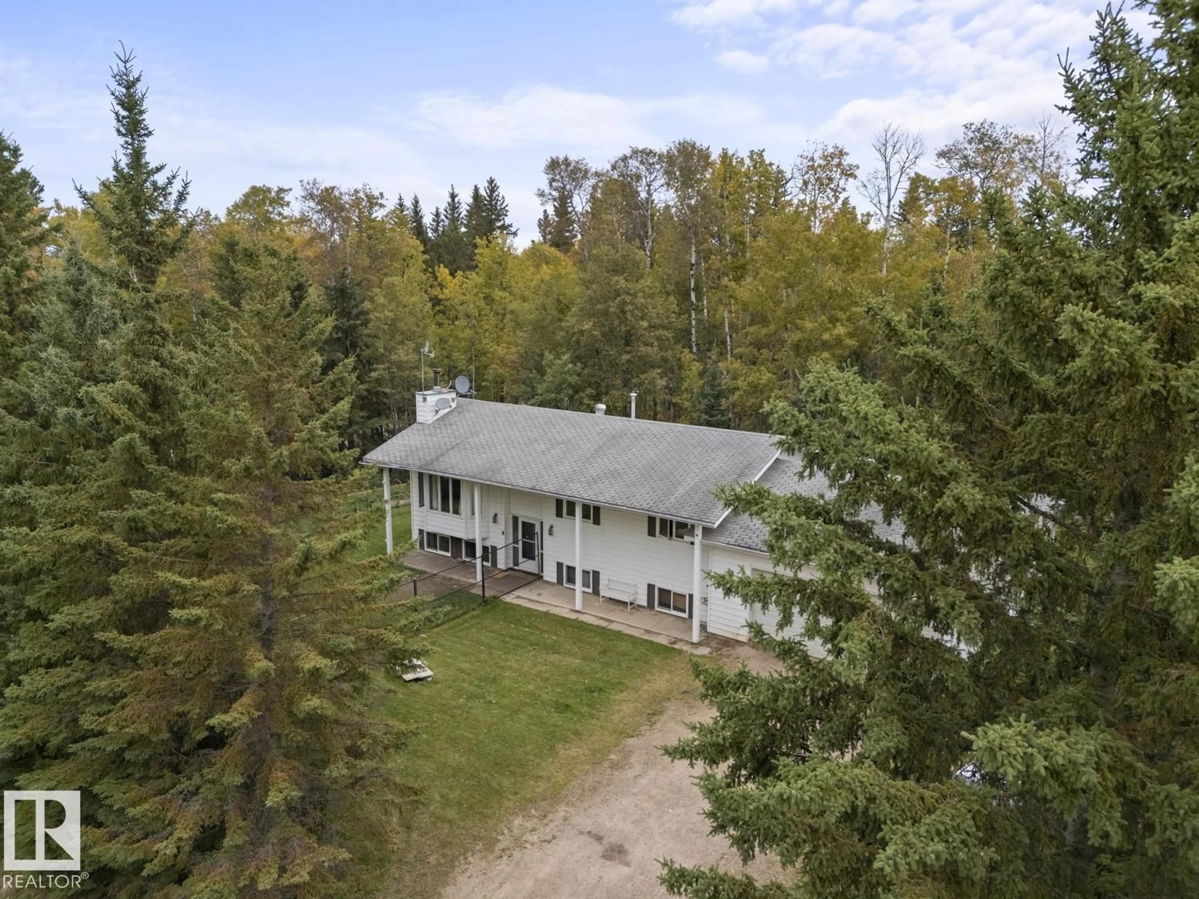 A pic from outside/outdoor area/front of a property/back of a property/a pic from drone, unknown for 110 A - 549 RNG ROAD, Rural St. Paul County Alberta T0A0C0