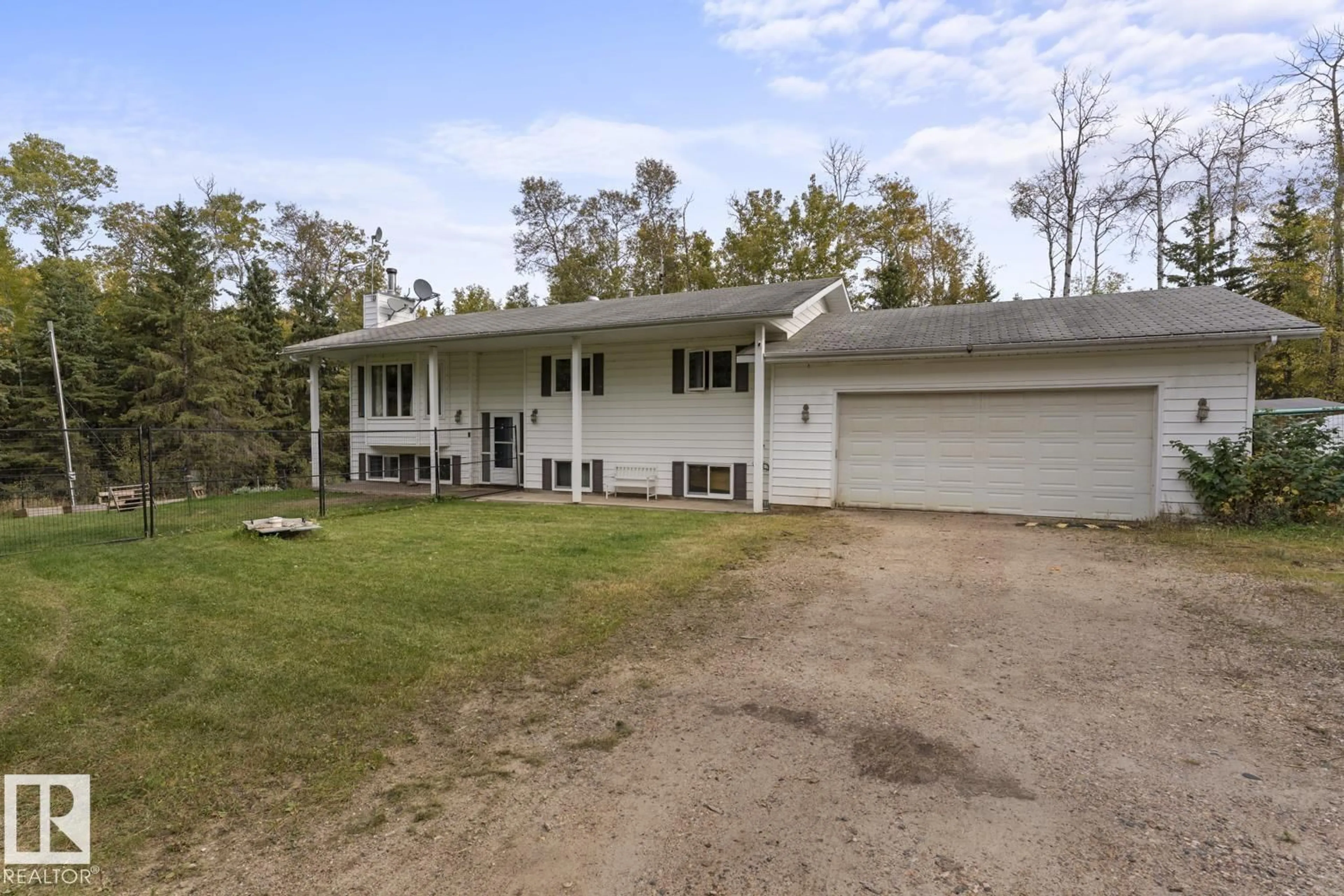 A pic from outside/outdoor area/front of a property/back of a property/a pic from drone, unknown for 110 A - 549 RNG ROAD, Rural St. Paul County Alberta T0A0C0