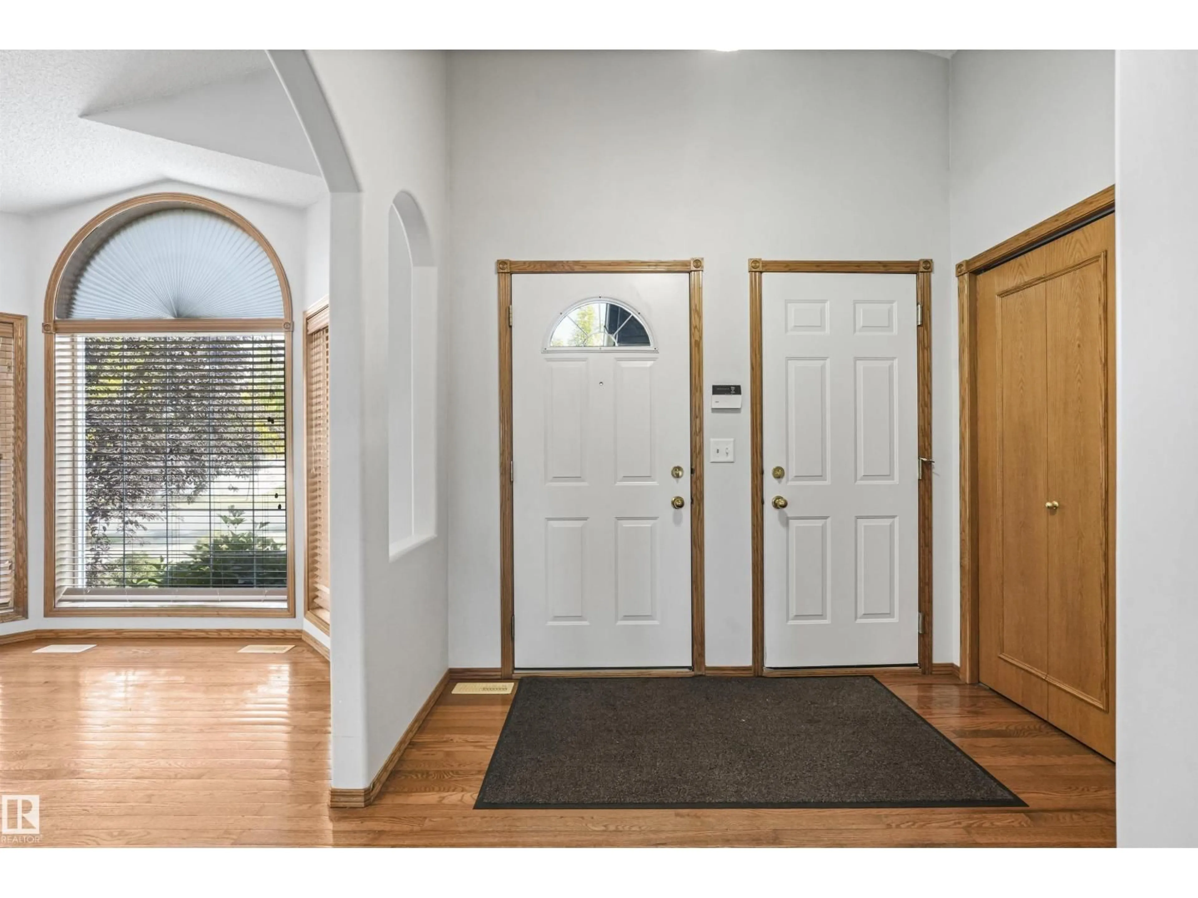 Indoor entryway for NW - 16206 84 ST, Edmonton Alberta T5Z3K6