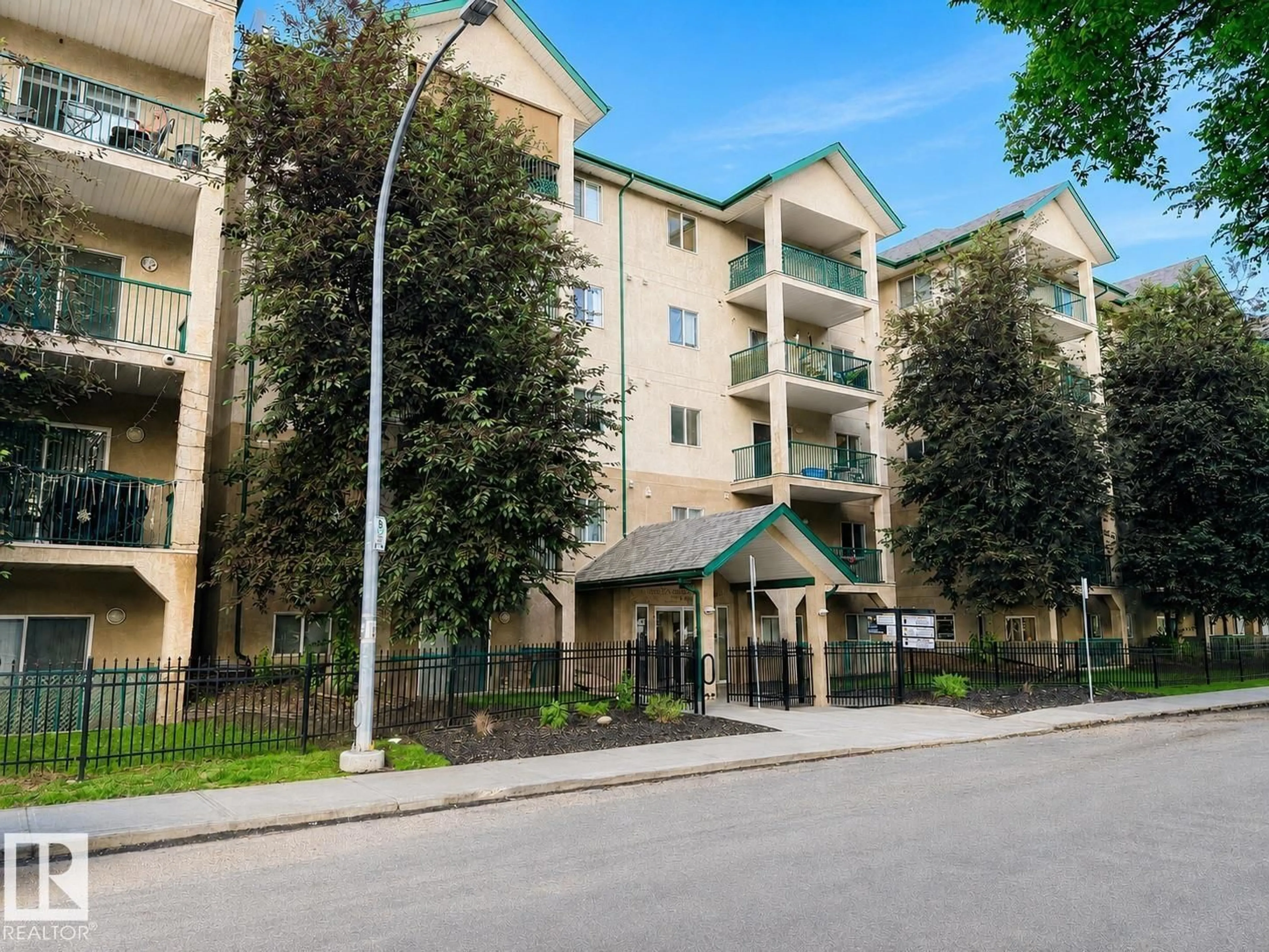 Unknown for 515 - 11325 83 ST, Edmonton Alberta T5B4W5