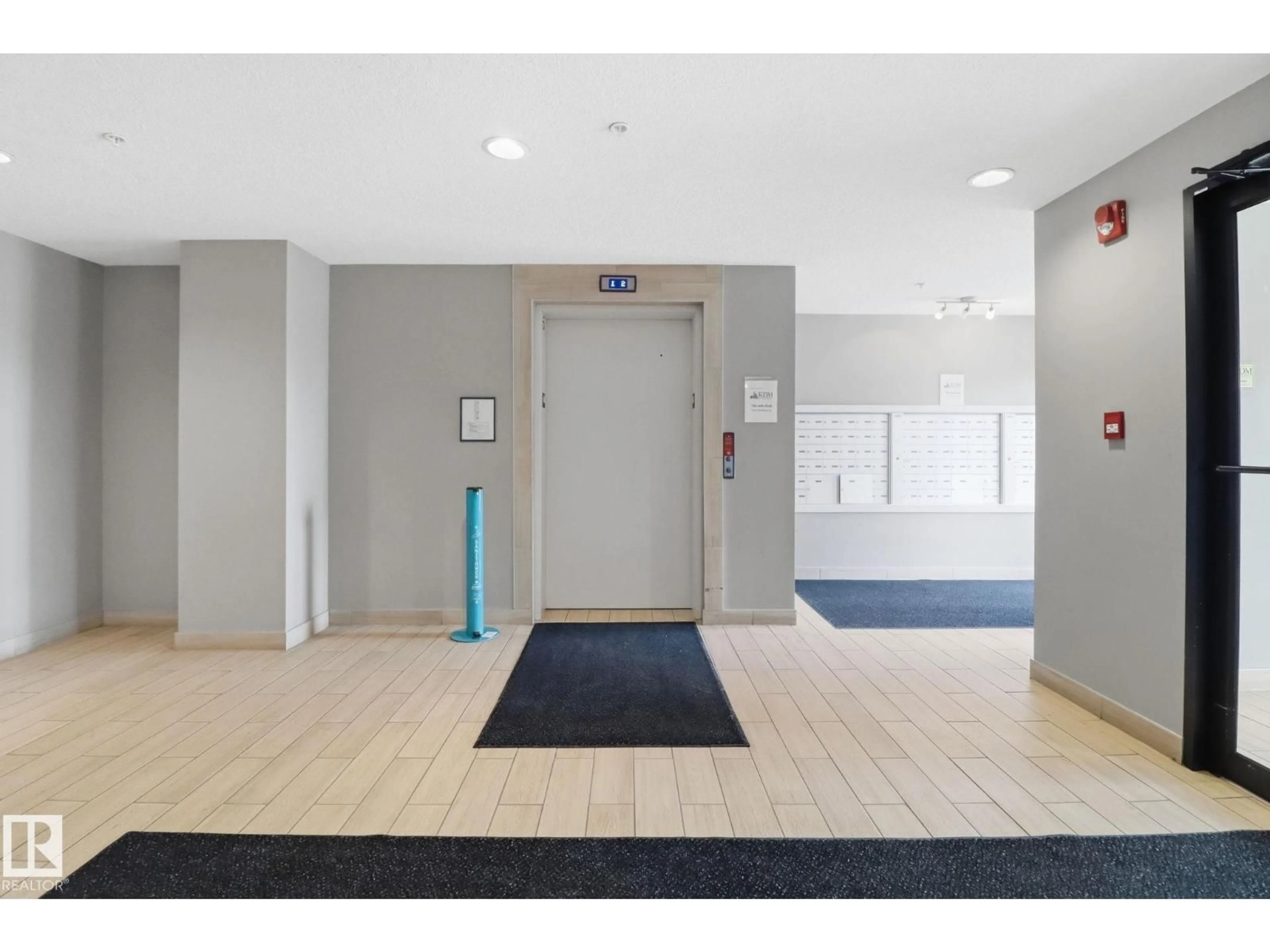 Indoor foyer for 390 WINDERMERE RD, Edmonton Alberta T6W0R1