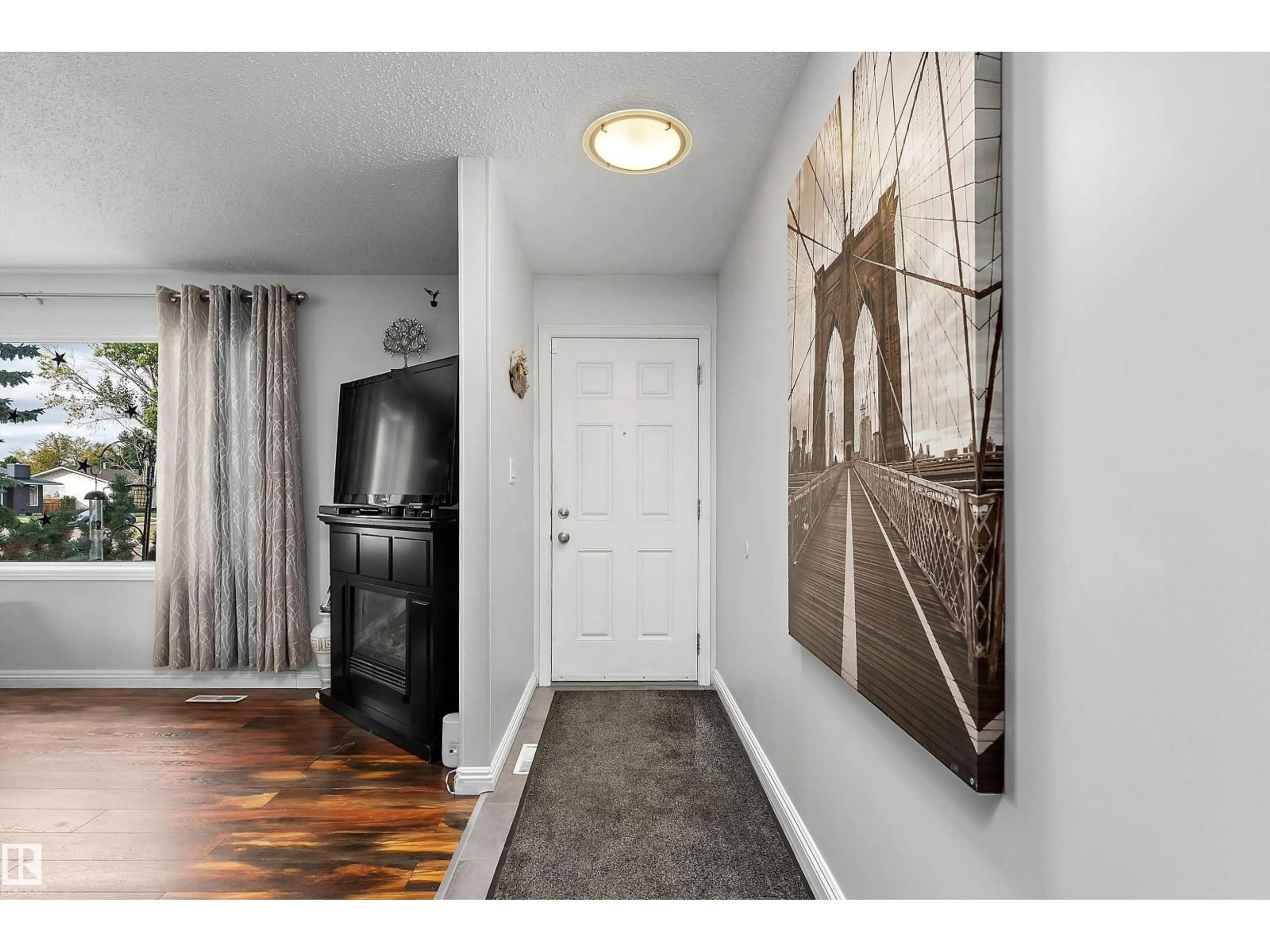 Indoor entryway for NW - 12211 147 AV, Edmonton Alberta T5X1V4