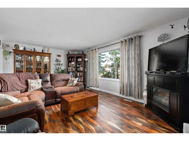 NW - 12211 147 AV, Edmonton 4