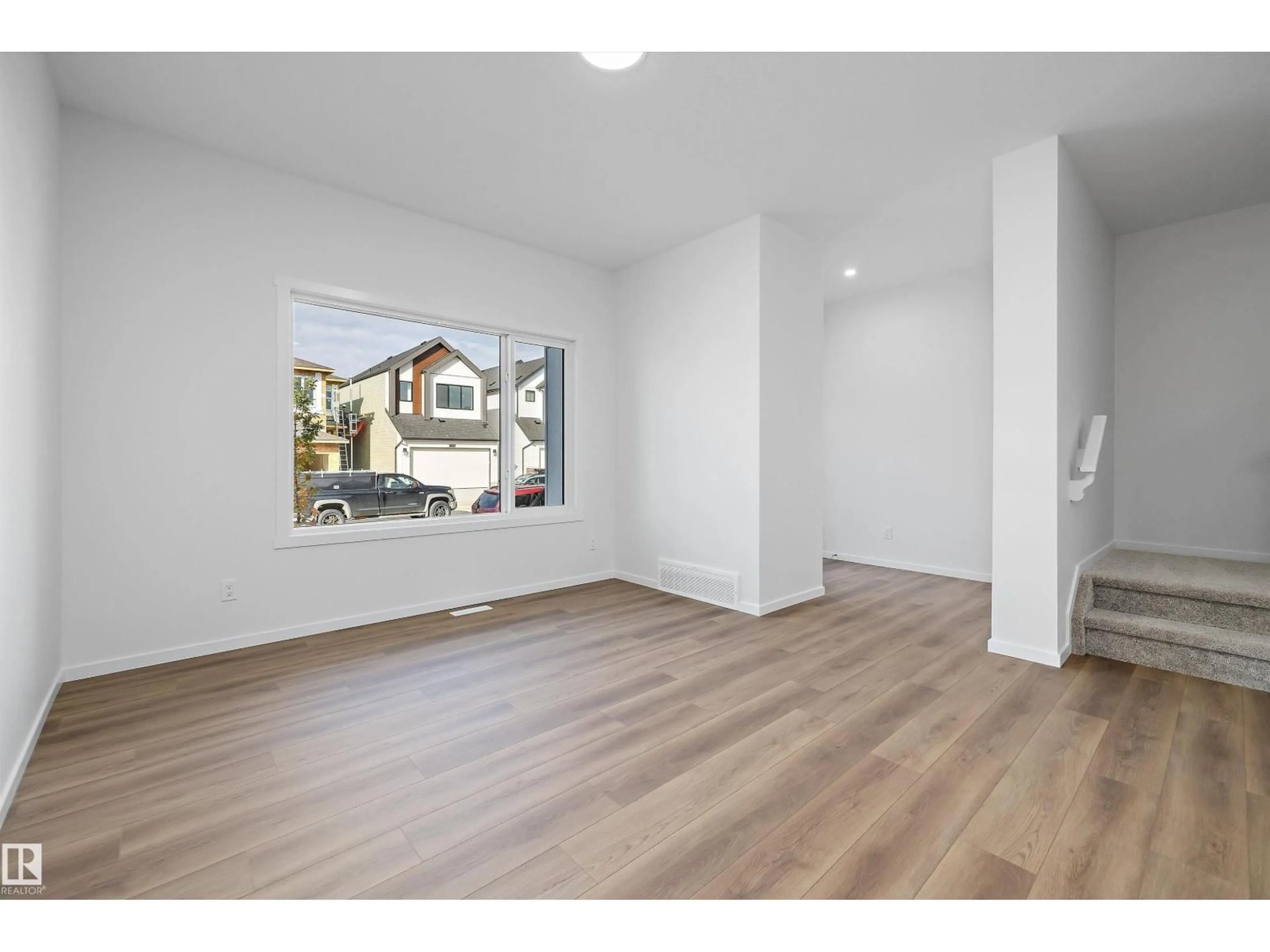A pic of a room for 9103 ELVES LO, Edmonton Alberta T6M3G2