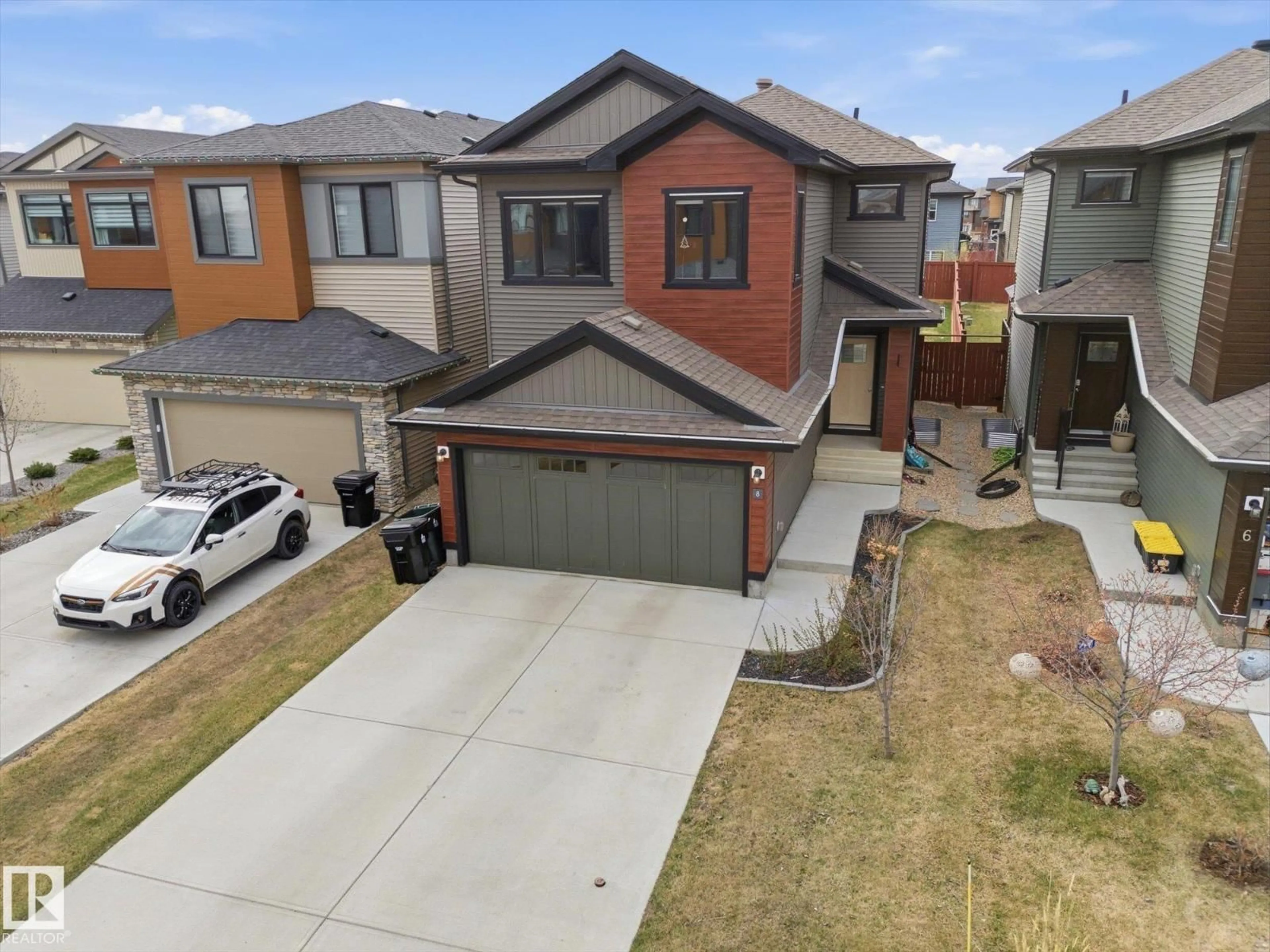 A pic from outside/outdoor area/front of a property/back of a property/a pic from drone, street for 8 TREBLE LD, Spruce Grove Alberta T7X0Z4