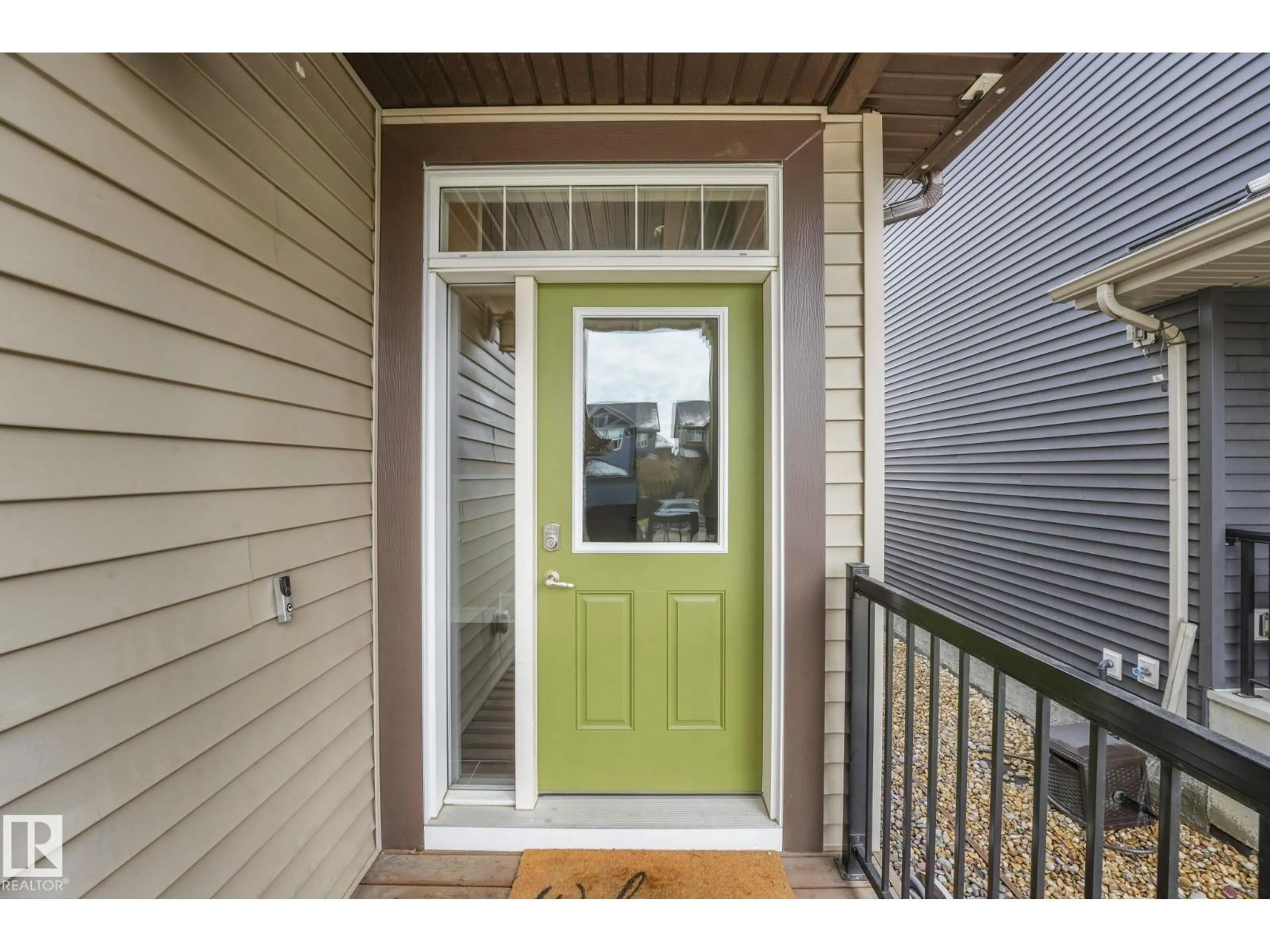 Indoor entryway for 1110 ALLENDALE CR, Sherwood Park Alberta T8H0X6