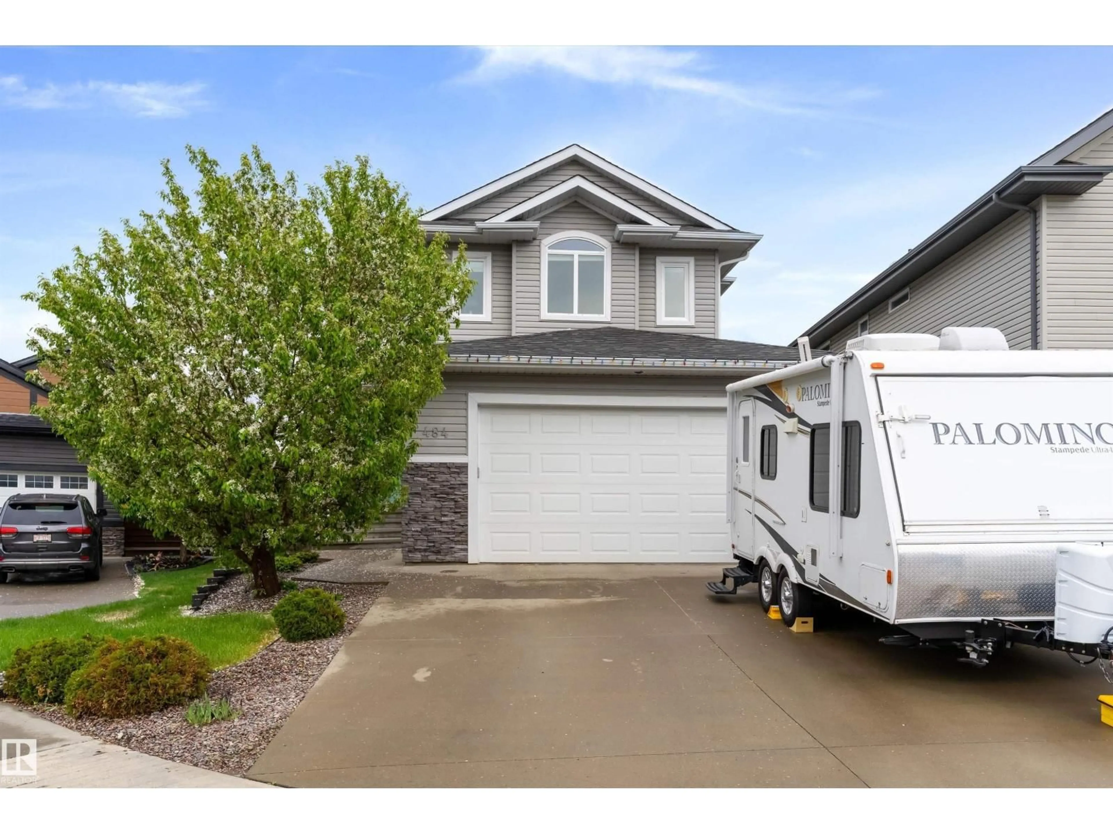 Home with vinyl exterior material, street for 484 FOXTAIL CO, Sherwood Park Alberta T8A3K2