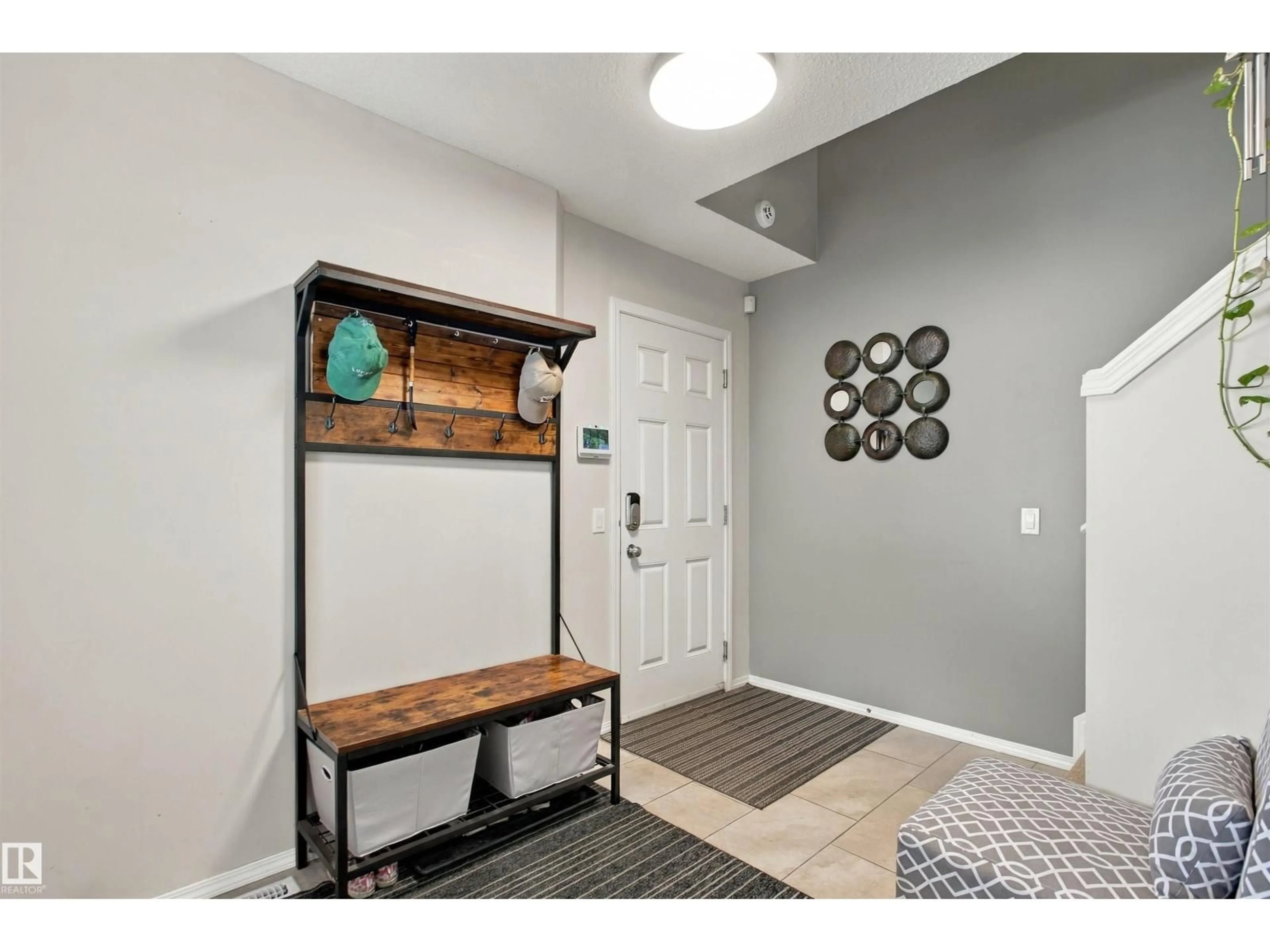 Indoor entryway for 38 RED TAIL WY, St. Albert Alberta T8N7N7