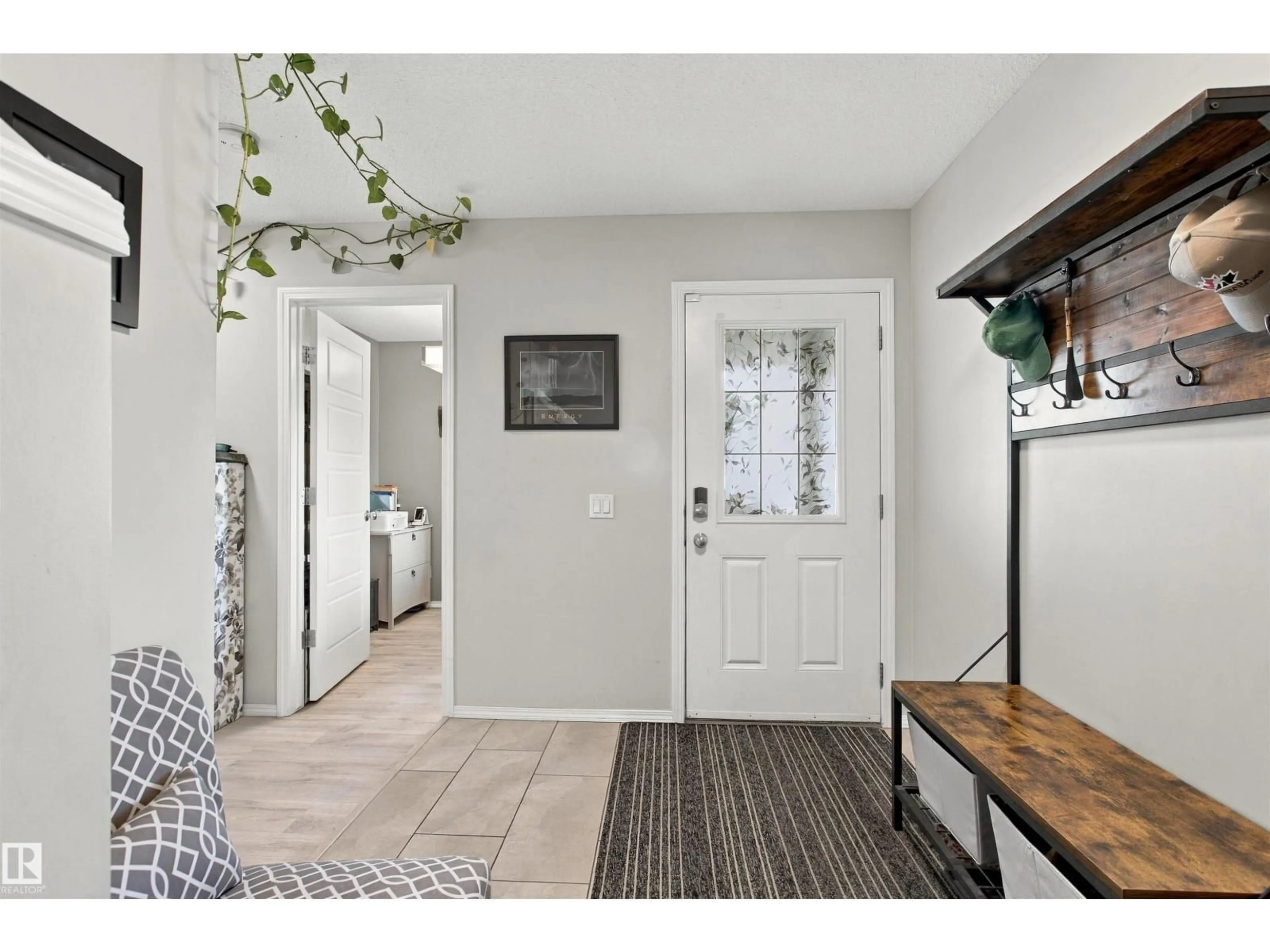 Indoor entryway for 38 RED TAIL WY, St. Albert Alberta T8N7N7