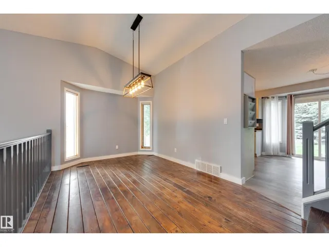 4810 42 ST, Beaumont 5