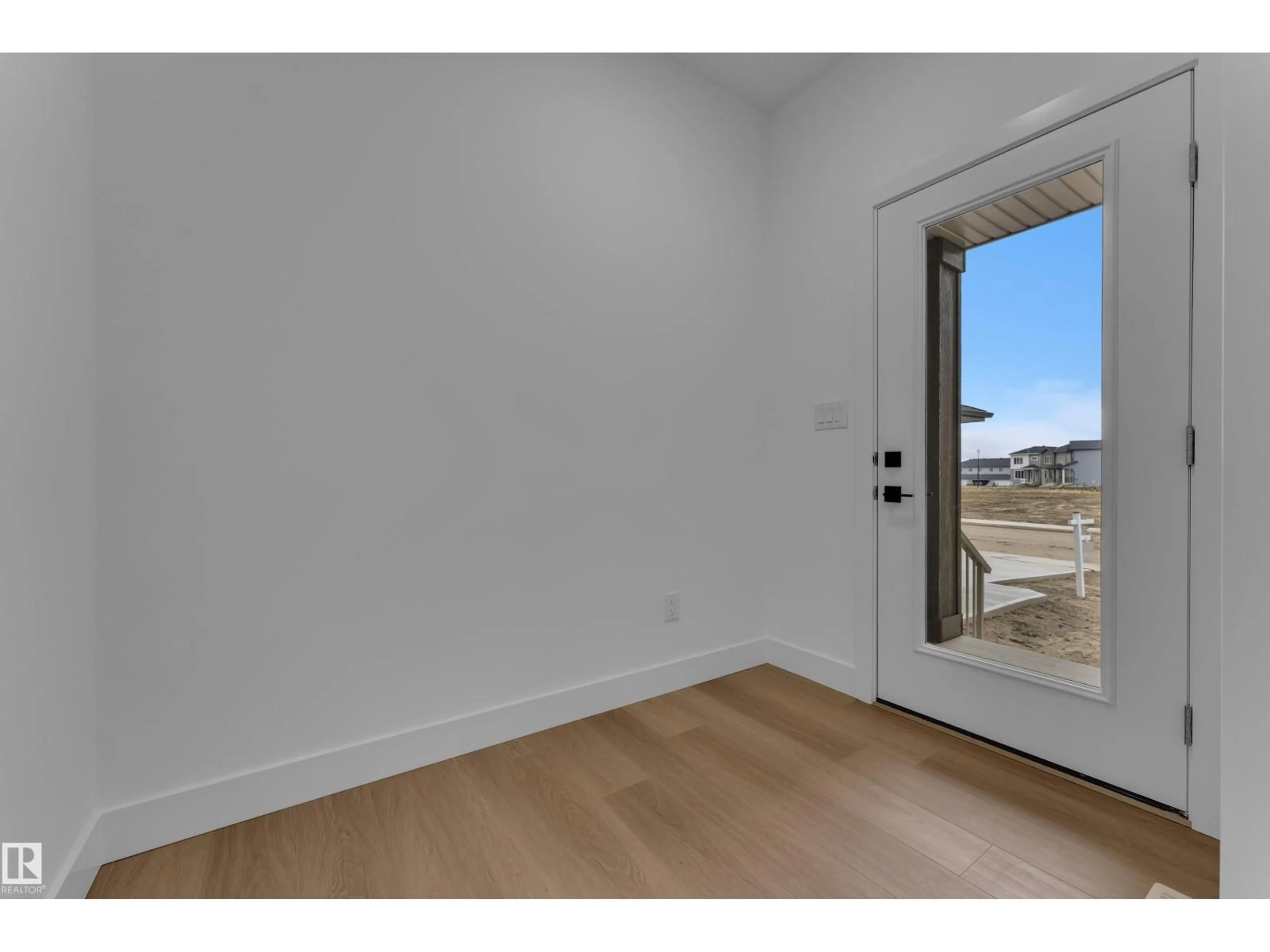 Indoor entryway for 794 BANK DRIVE, Leduc Alberta T9E1G2