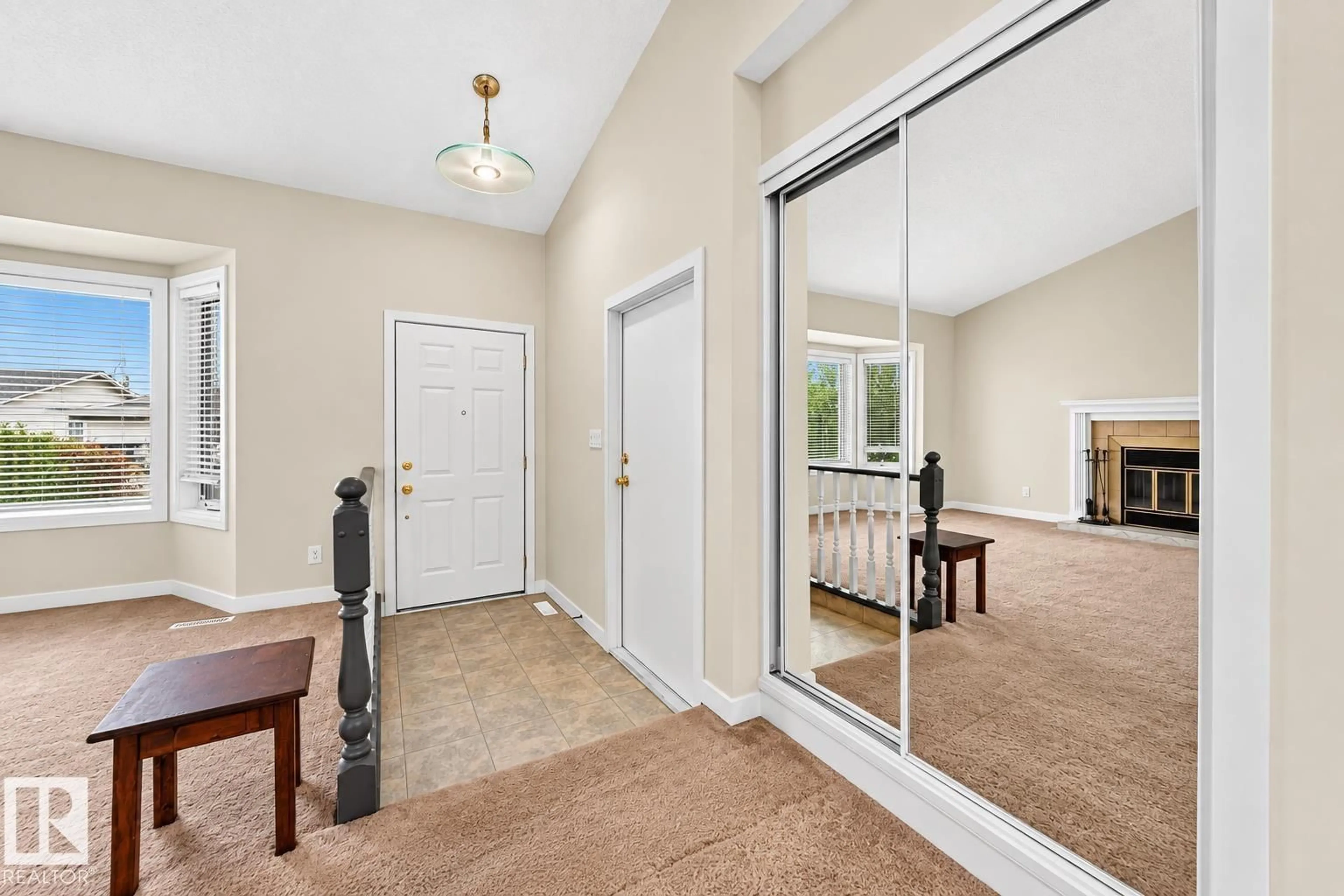 Indoor entryway for NW - 7307 152C AV, Edmonton Alberta T5C3N3