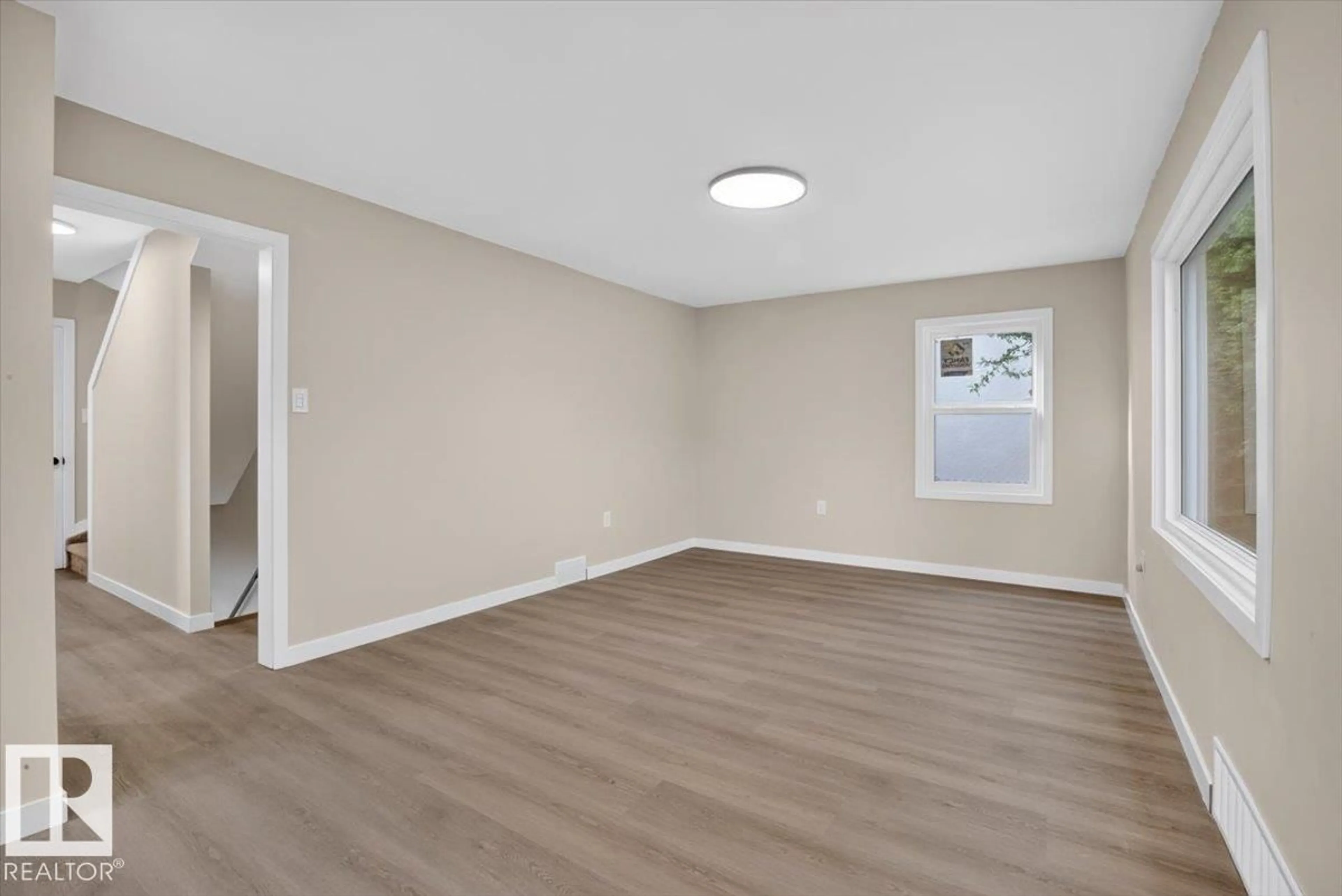 A pic of a room for 11645 90 ST, Edmonton Alberta T5B3Y3