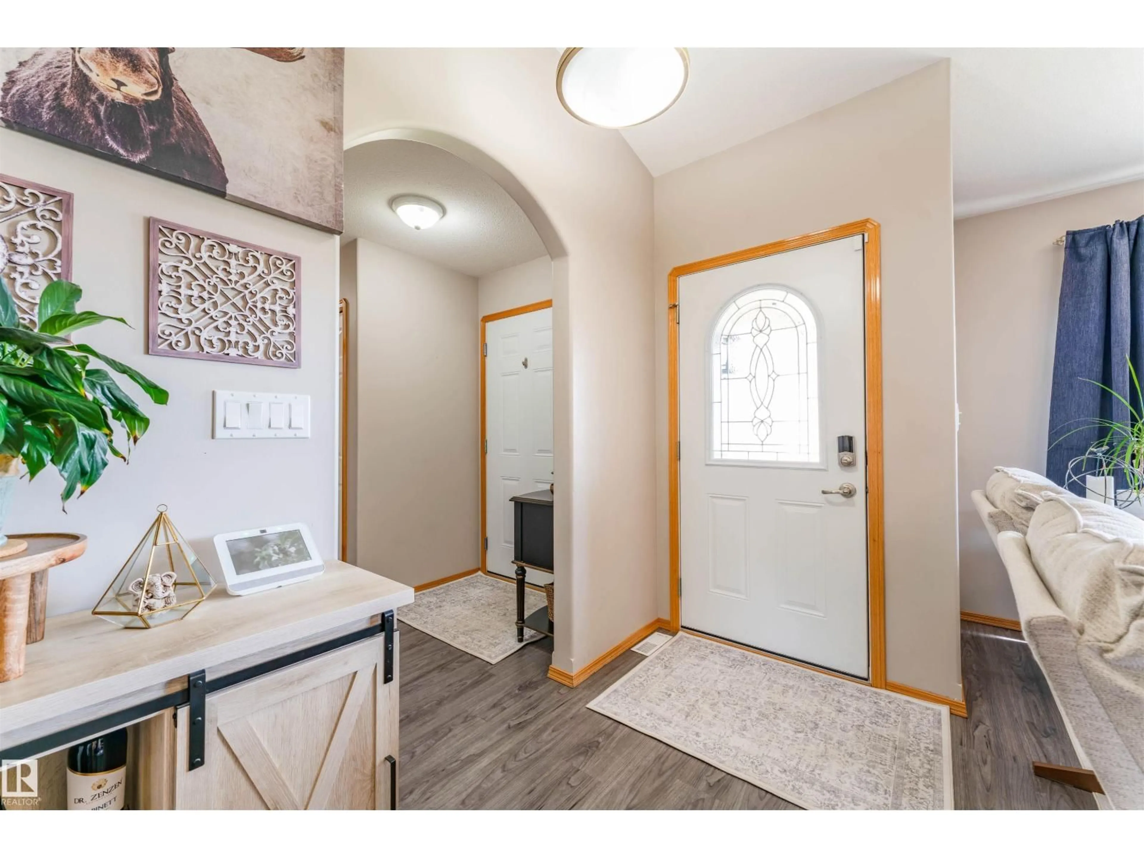 Indoor entryway for 3924 44 AV, Drayton Valley Alberta T7A0A1