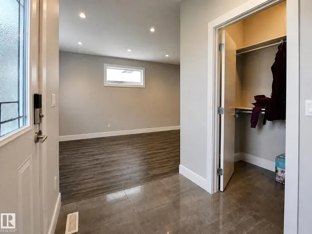 9311 66 AV, Edmonton 5