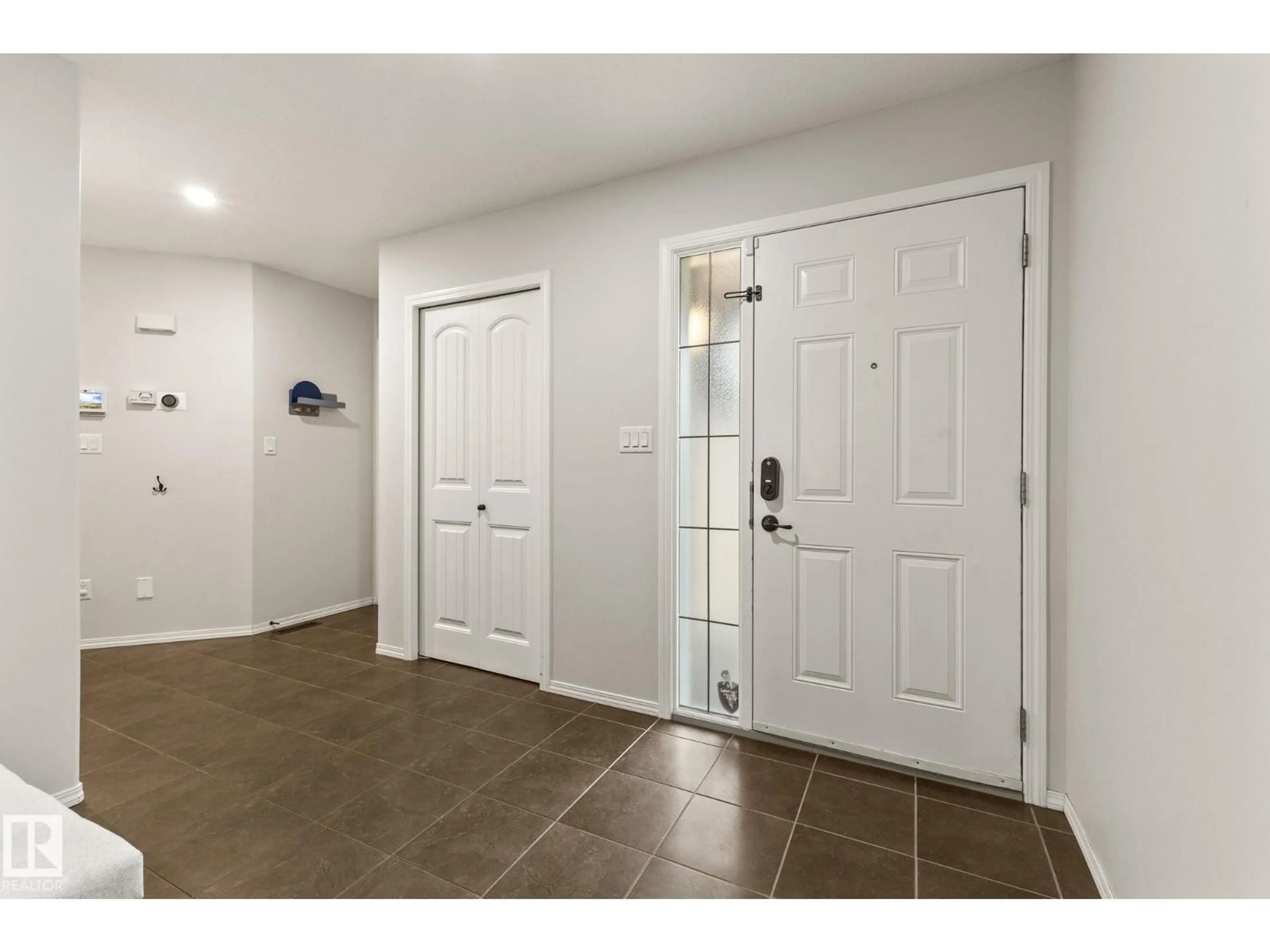 Indoor entryway for SW - 728 173 ST, Edmonton Alberta T6W0M4