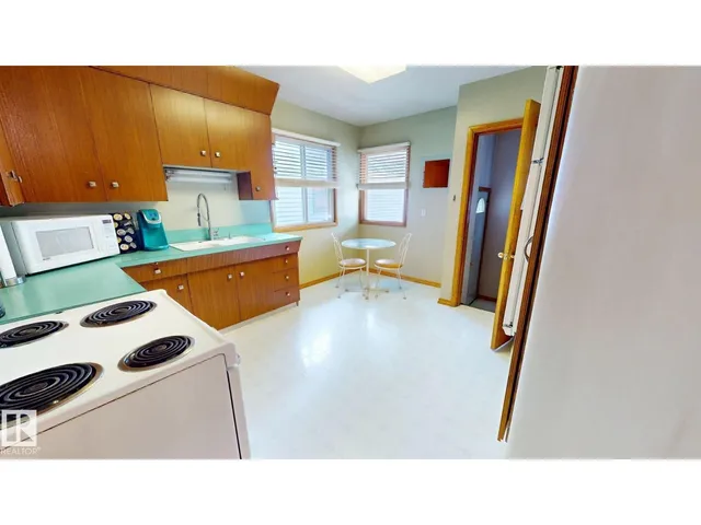 10328 77 ST, Edmonton 5