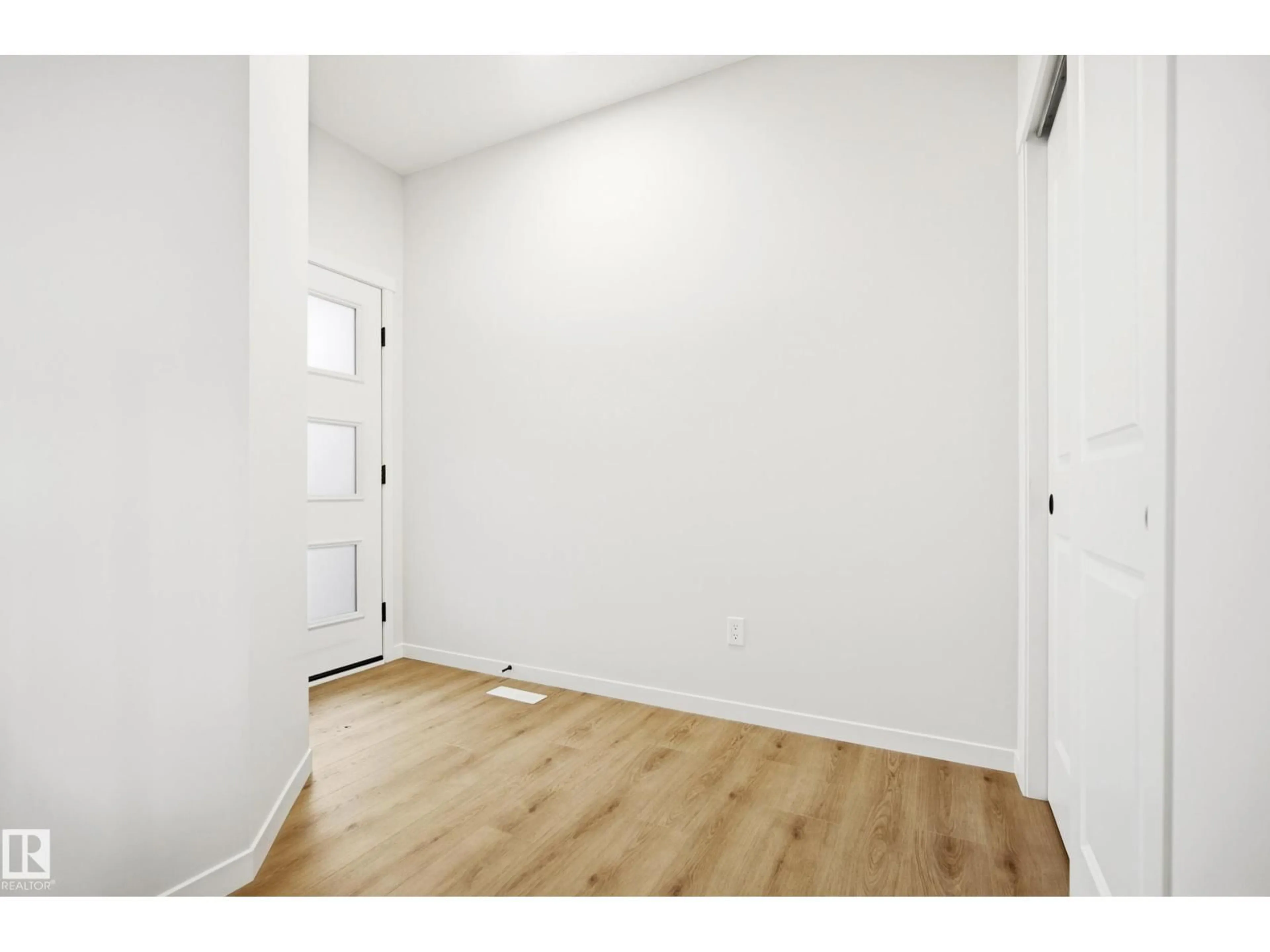 Indoor entryway for NW - 2226 194A ST, Edmonton Alberta T6M3J2