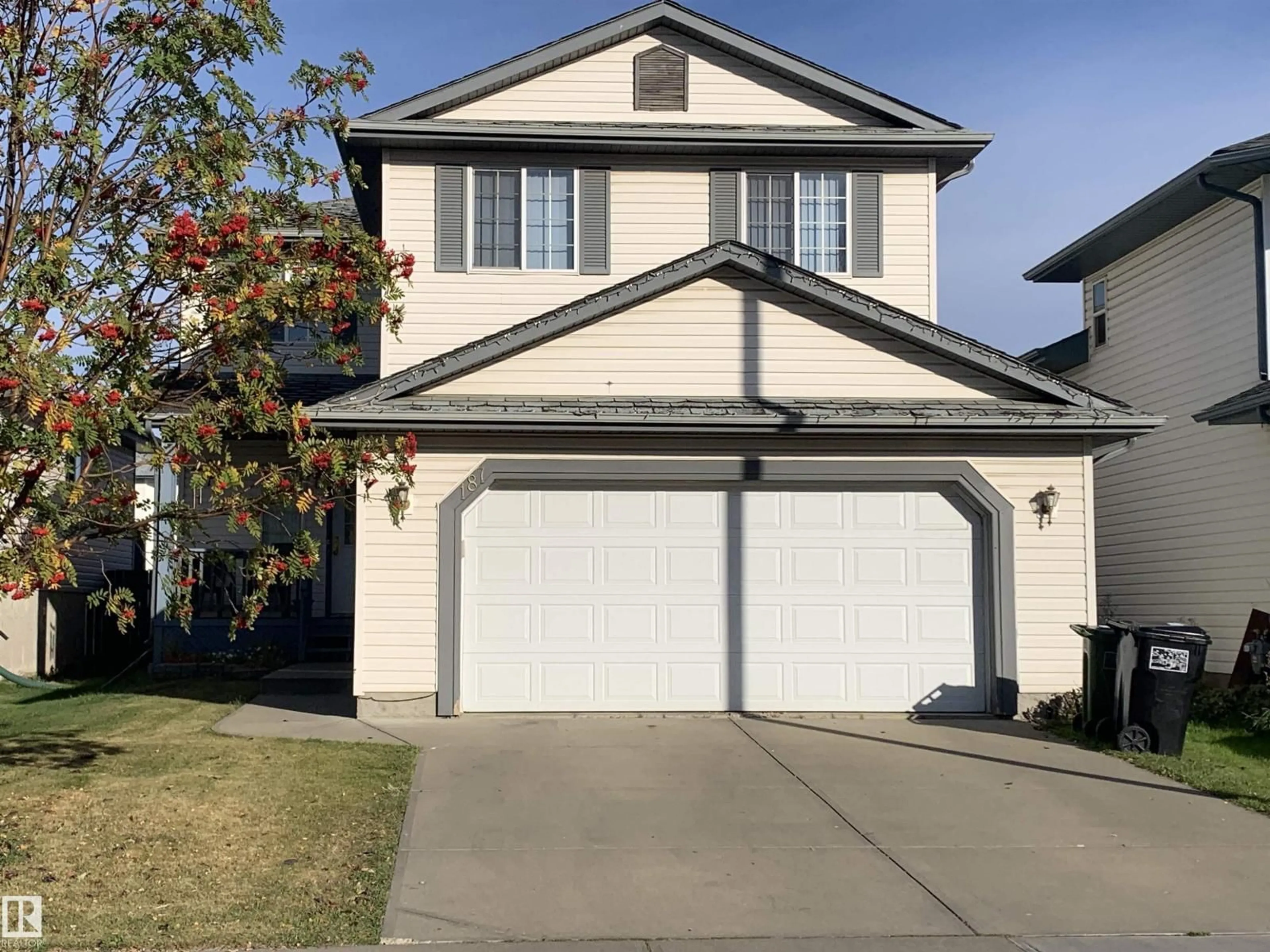 Home with vinyl exterior material, street for 187 WARD CR, Edmonton Alberta T6T1M7