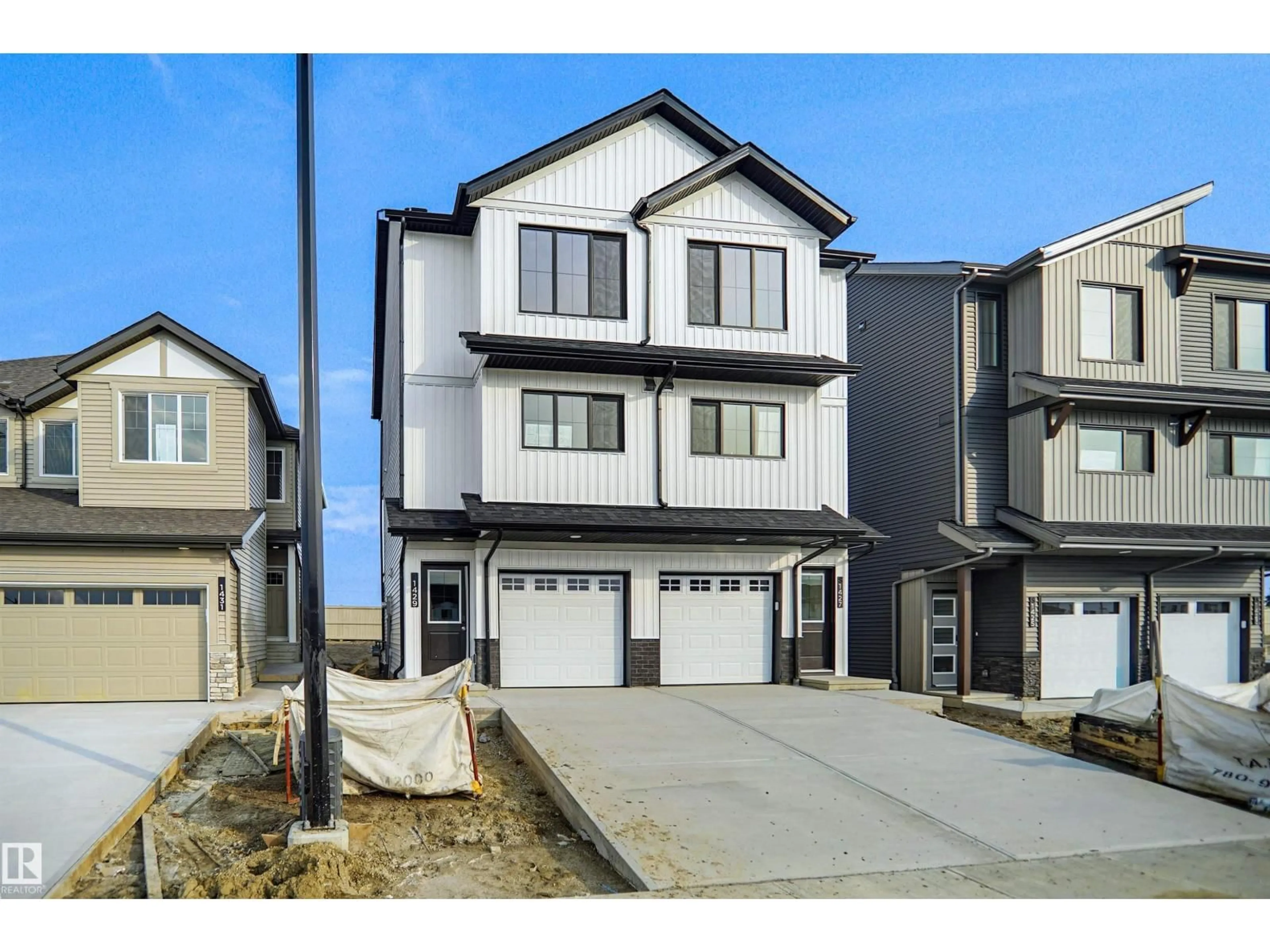 Unknown for 1425 9 ST, Edmonton Alberta T6T2N8