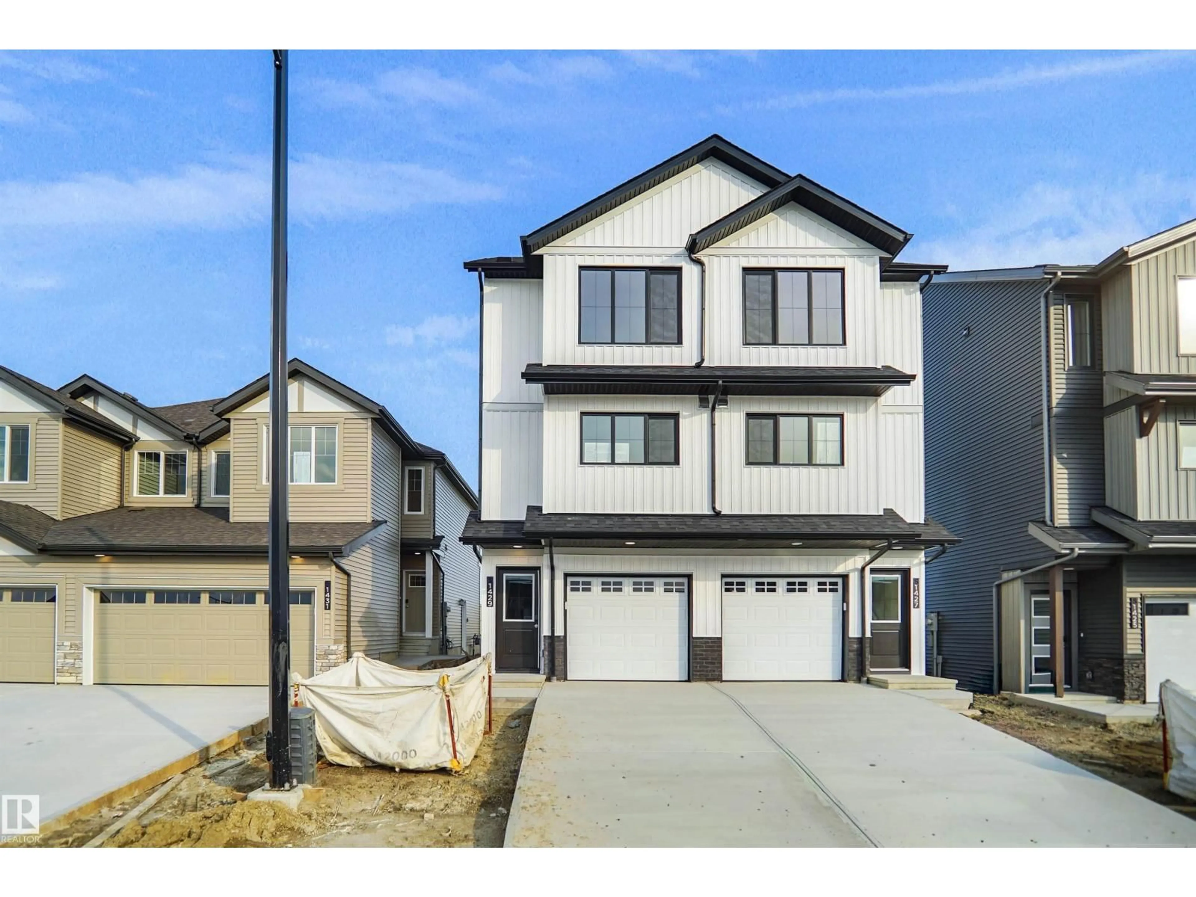 Unknown for 1425 9 ST, Edmonton Alberta T6T2N8