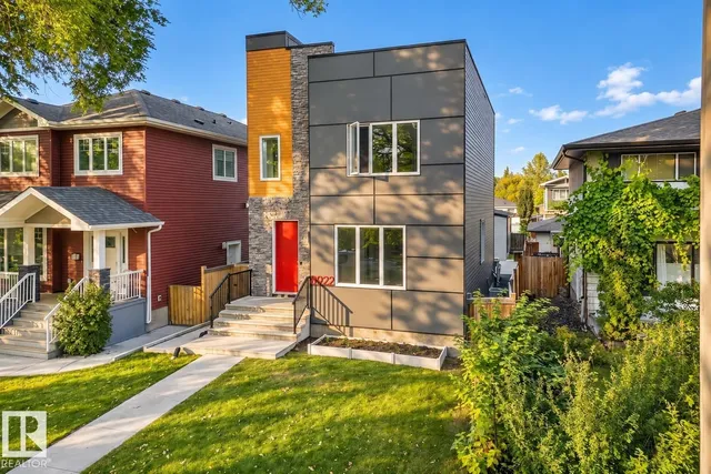 NW - 8922 77 AV, Edmonton 3