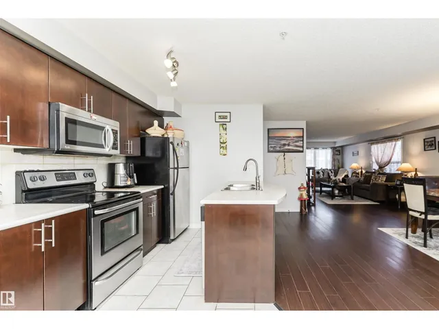 #107 - 10118 106 AV, Edmonton 4