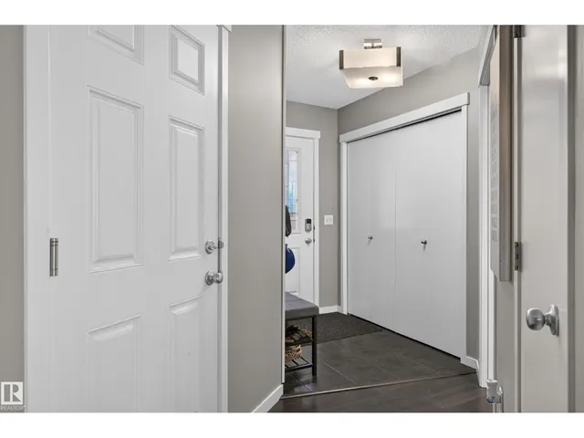 193 SANTANA, Fort Saskatchewan 5