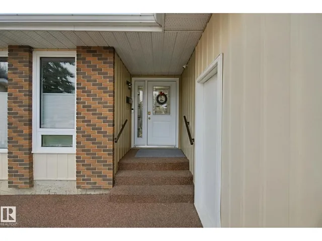 18525 86A AV, Edmonton 5