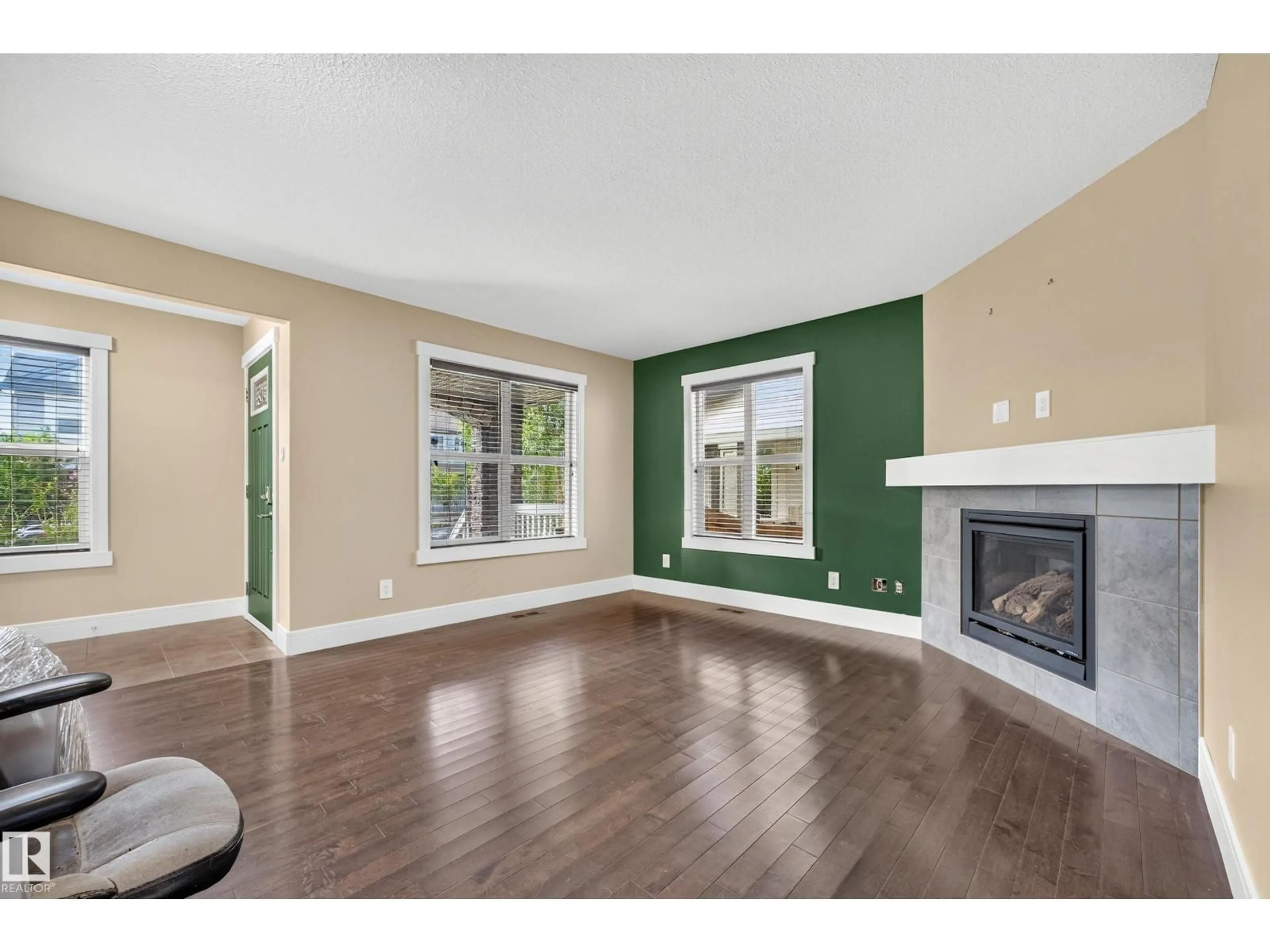 A pic of a room for 2904 19 AV, Edmonton Alberta T6T0N6