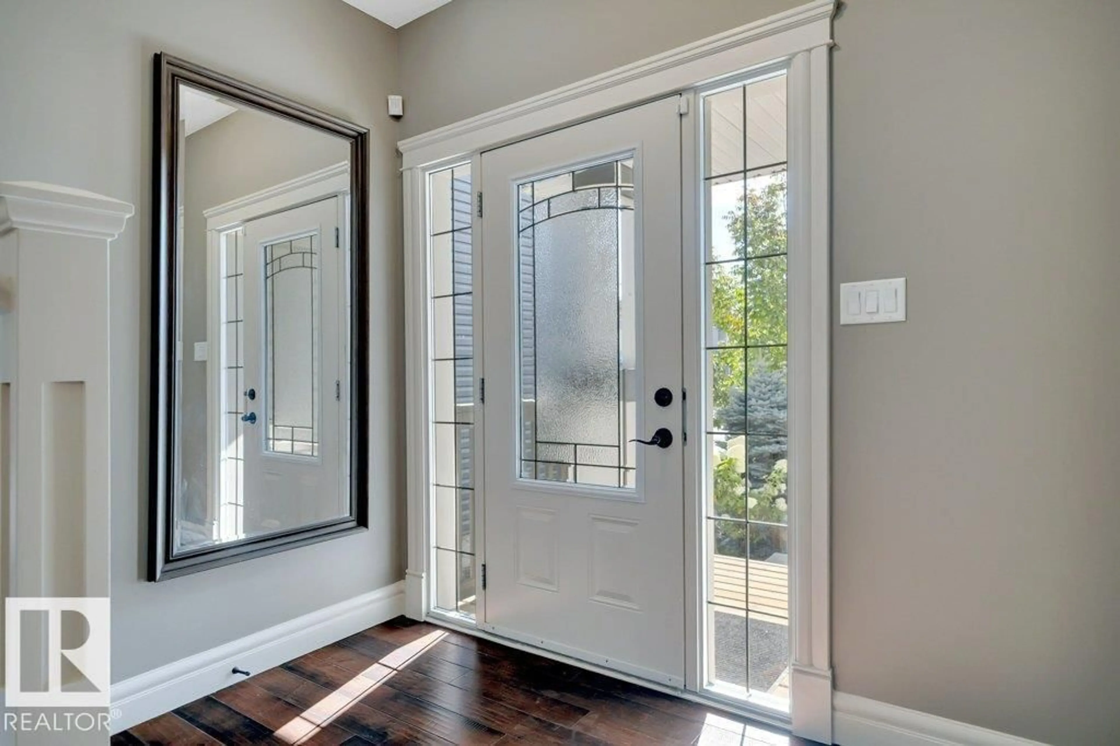 Indoor entryway for 4112 SUMMERLAND DR, Sherwood Park Alberta T8H0K3