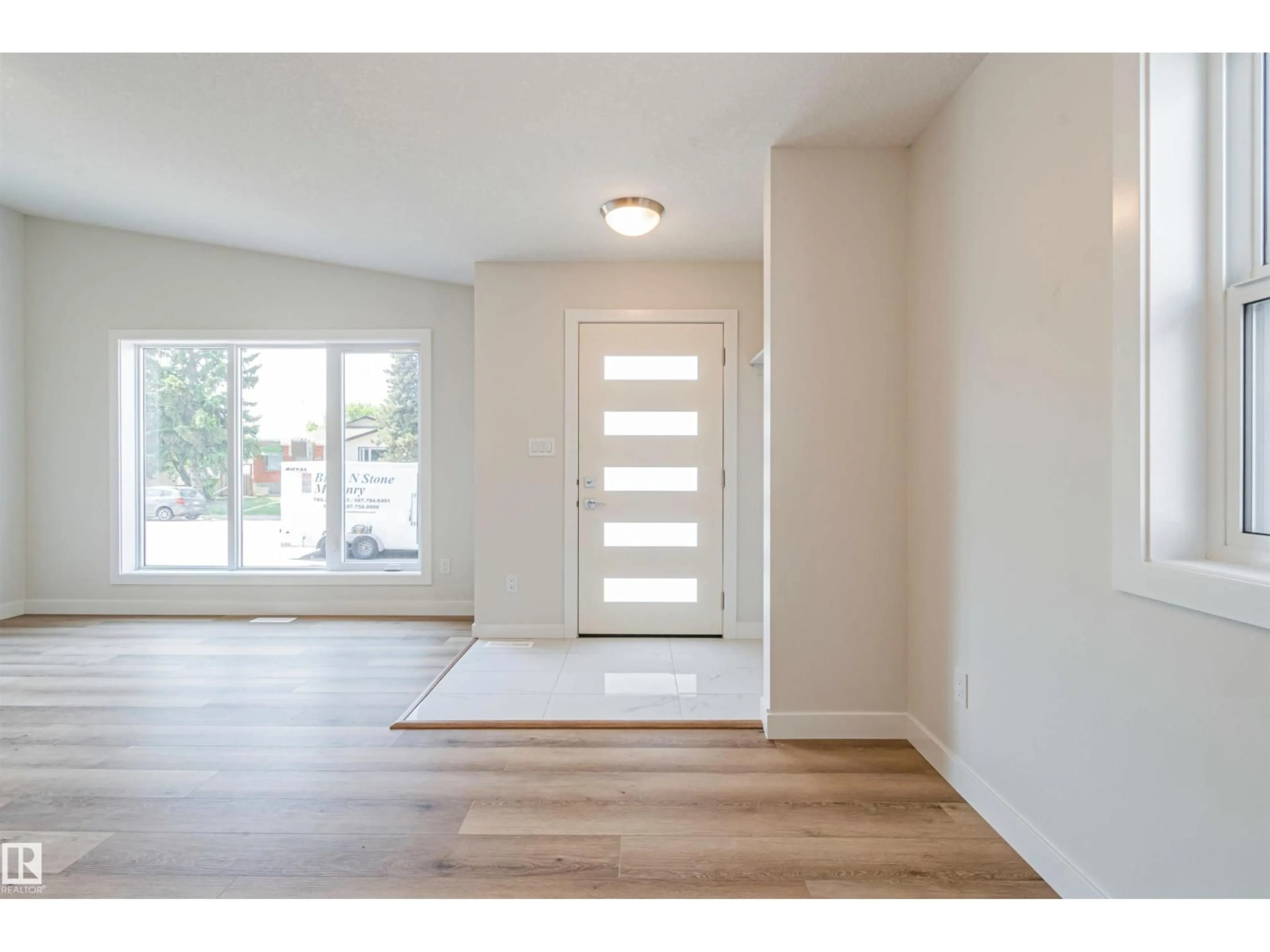 Indoor entryway for NW - 12117 85 ST, Edmonton Alberta T5B3G5