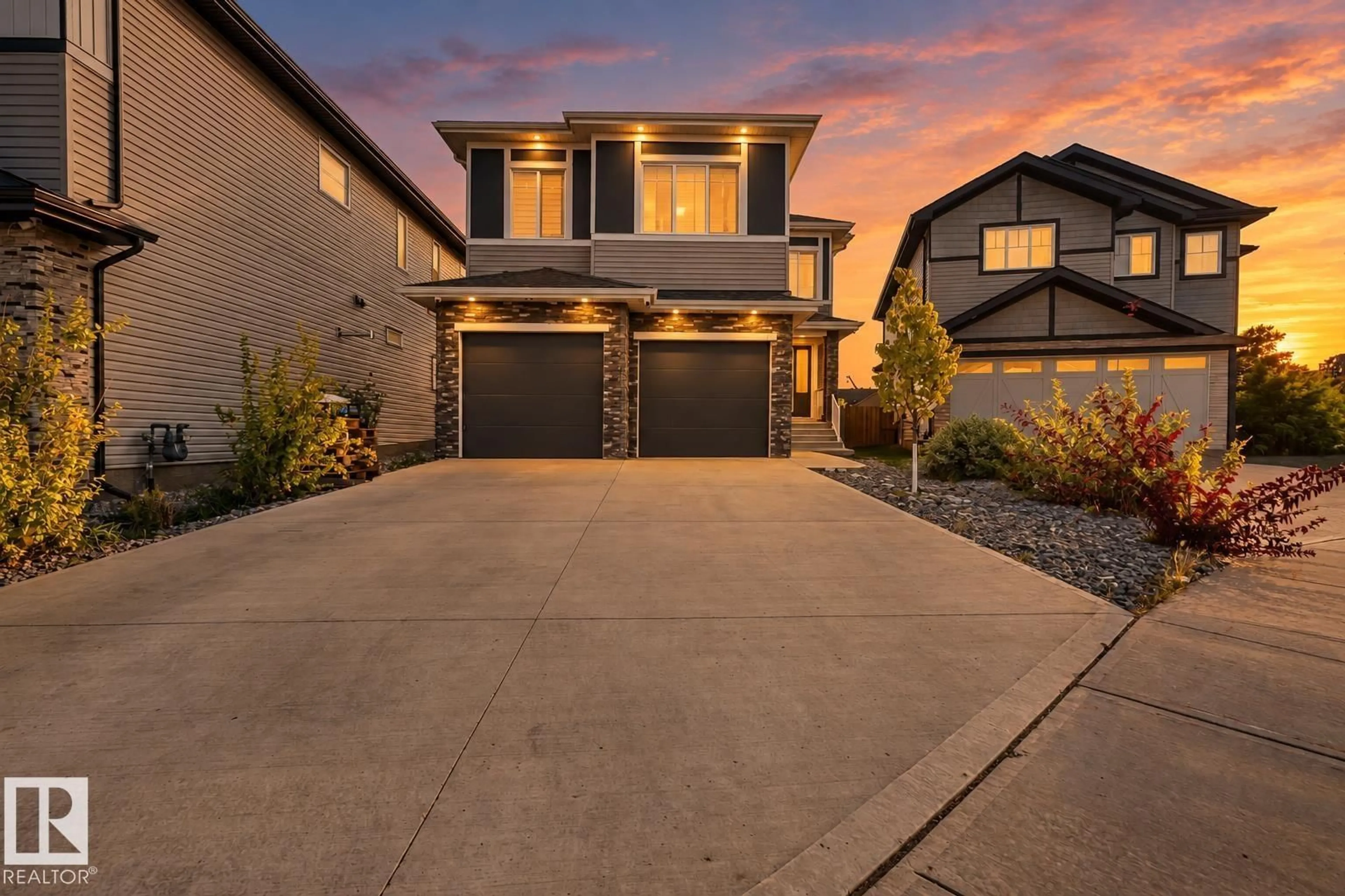 Unknown for 4709 CHARLES BAY SW, Edmonton Alberta T6W3H1