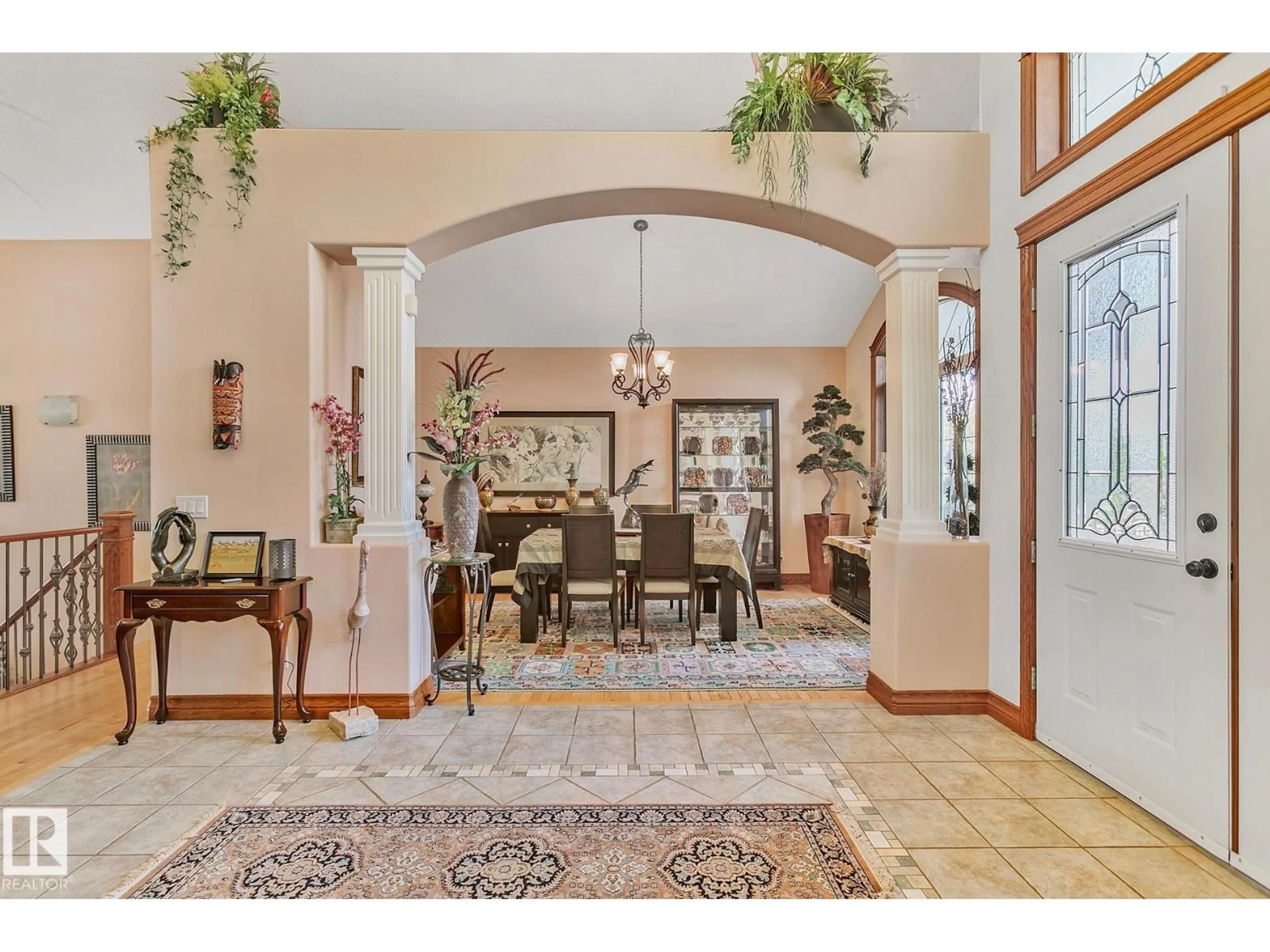 Indoor entryway for 400 - 51430 RGE ROAD 231, Rural Strathcona County Alberta T8B1K9