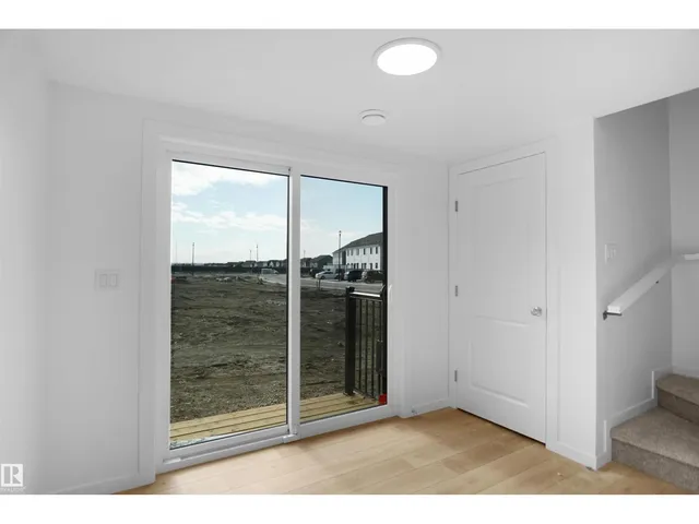 #11 - 150 CASHMAN CR, Edmonton 3