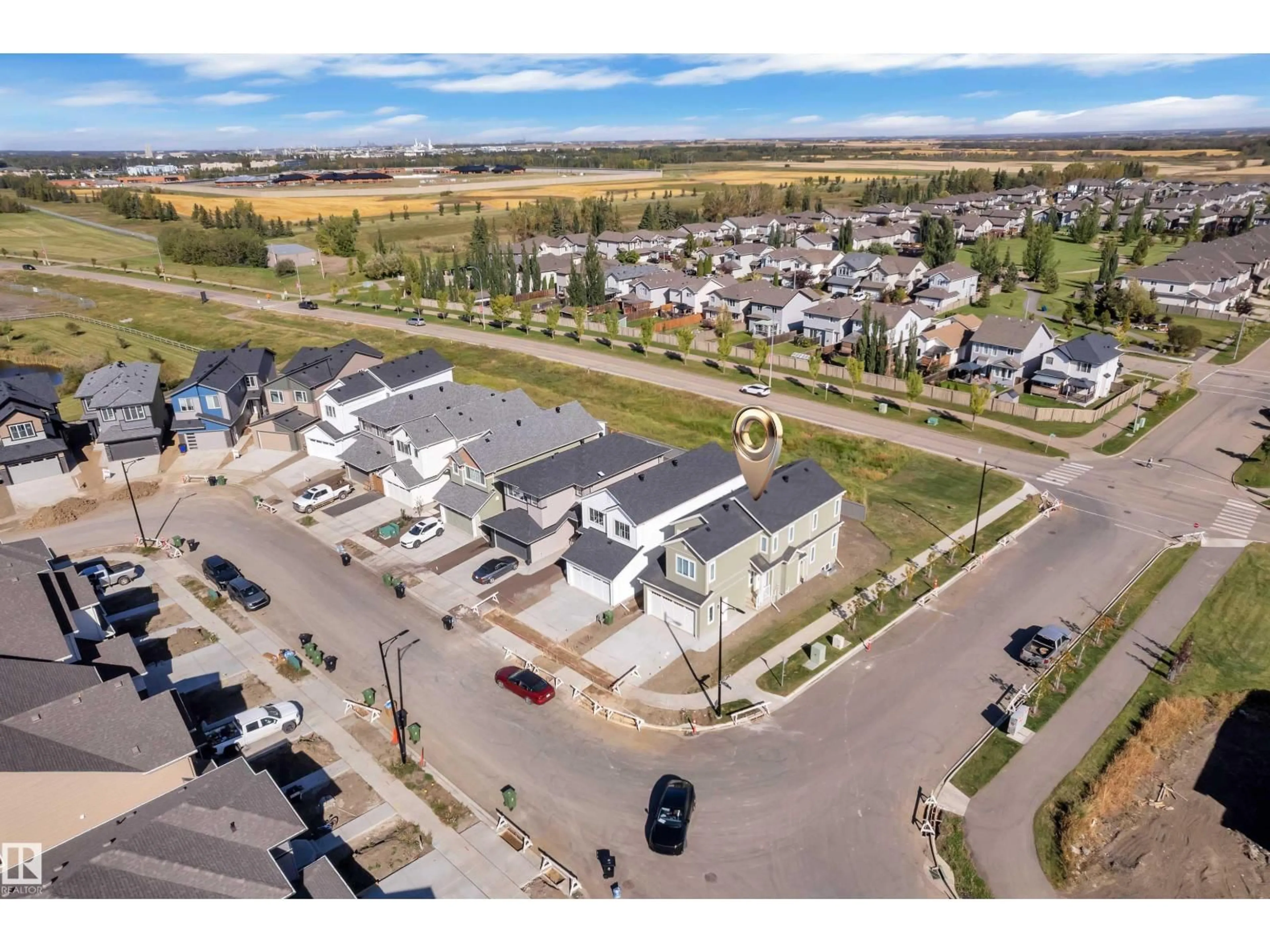 A pic from outside/outdoor area/front of a property/back of a property/a pic from drone, street for 141 ELLIOTT WYND, Fort Saskatchewan Alberta T8L1V1