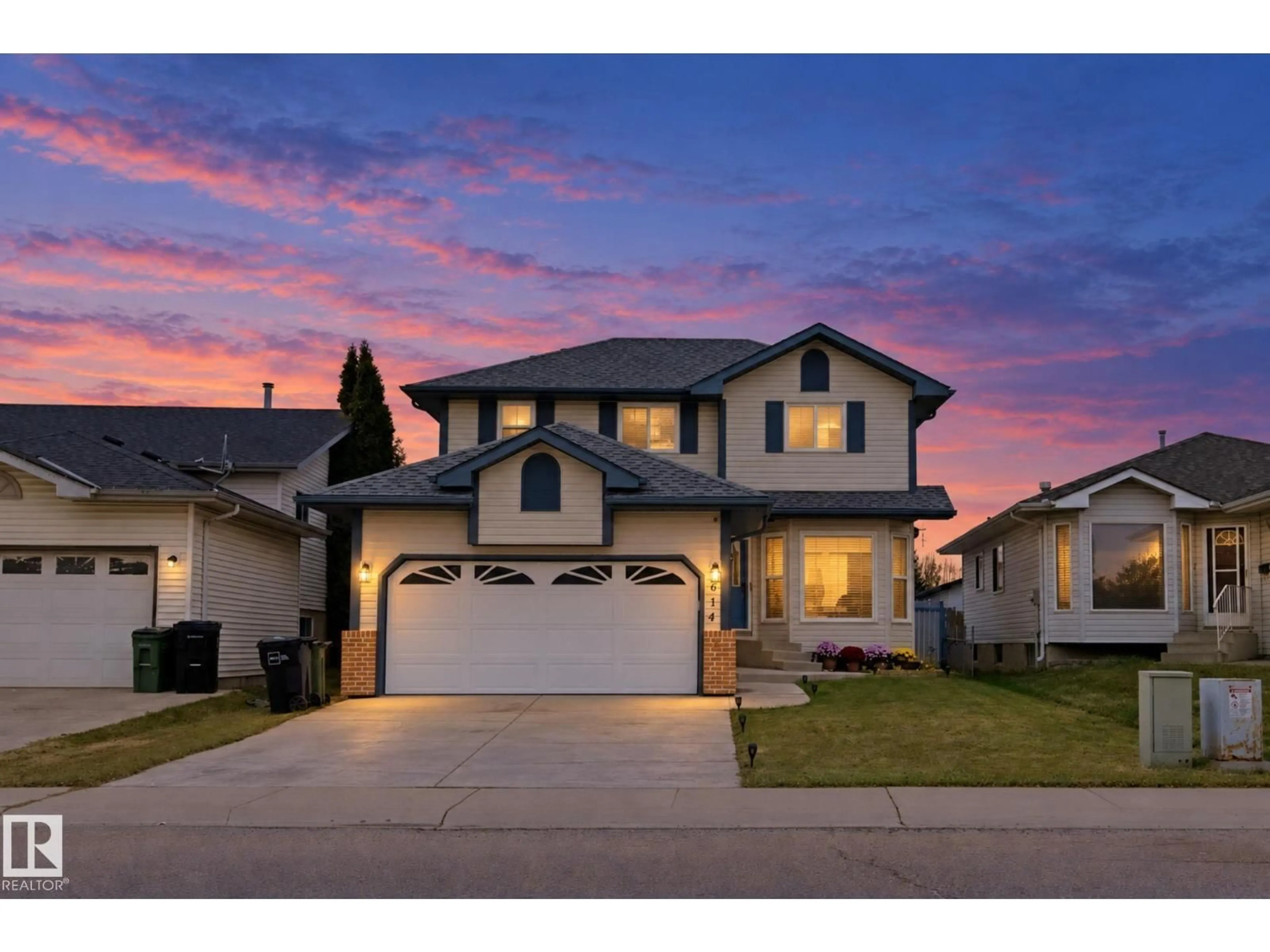 Home with vinyl exterior material, street for 614 JENNER COVE CV, Edmonton Alberta T6L6R1