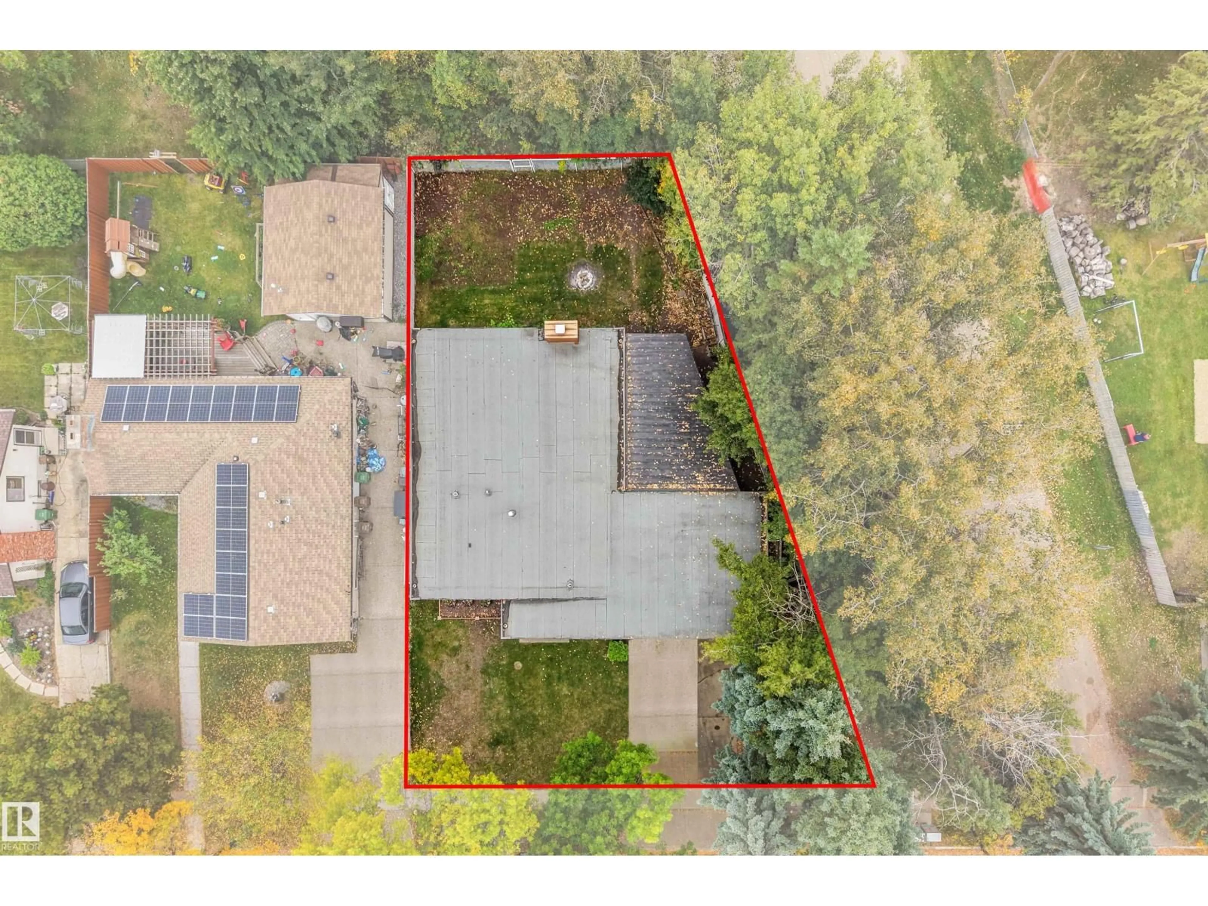 A pic from outside/outdoor area/front of a property/back of a property/a pic from drone, street for 19 GATEWOOD AV, St. Albert Alberta T8N1A1