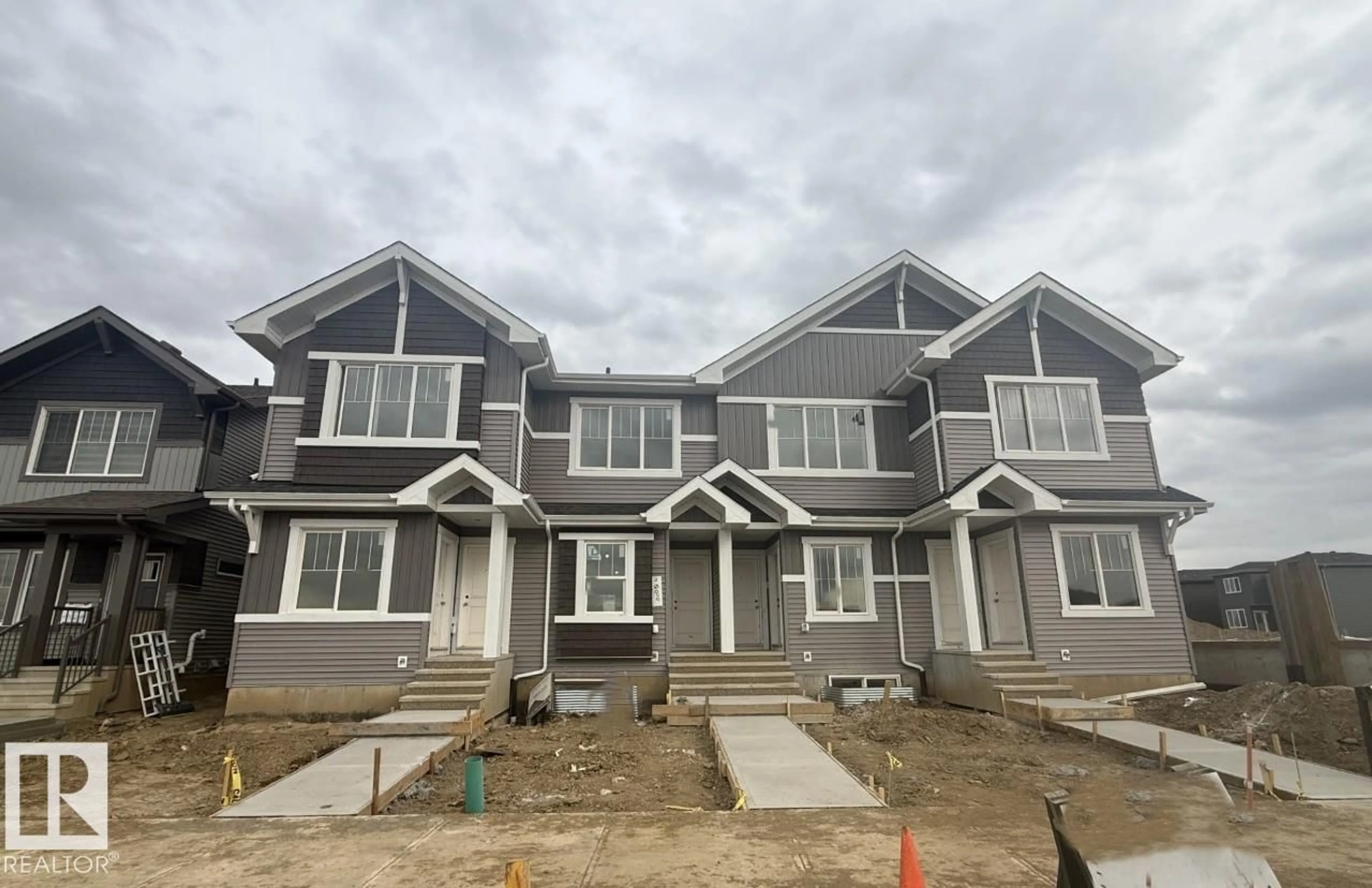 Home with vinyl exterior material, unknown for 7089 ROSENTHAL DR, Edmonton Alberta T5T7L4