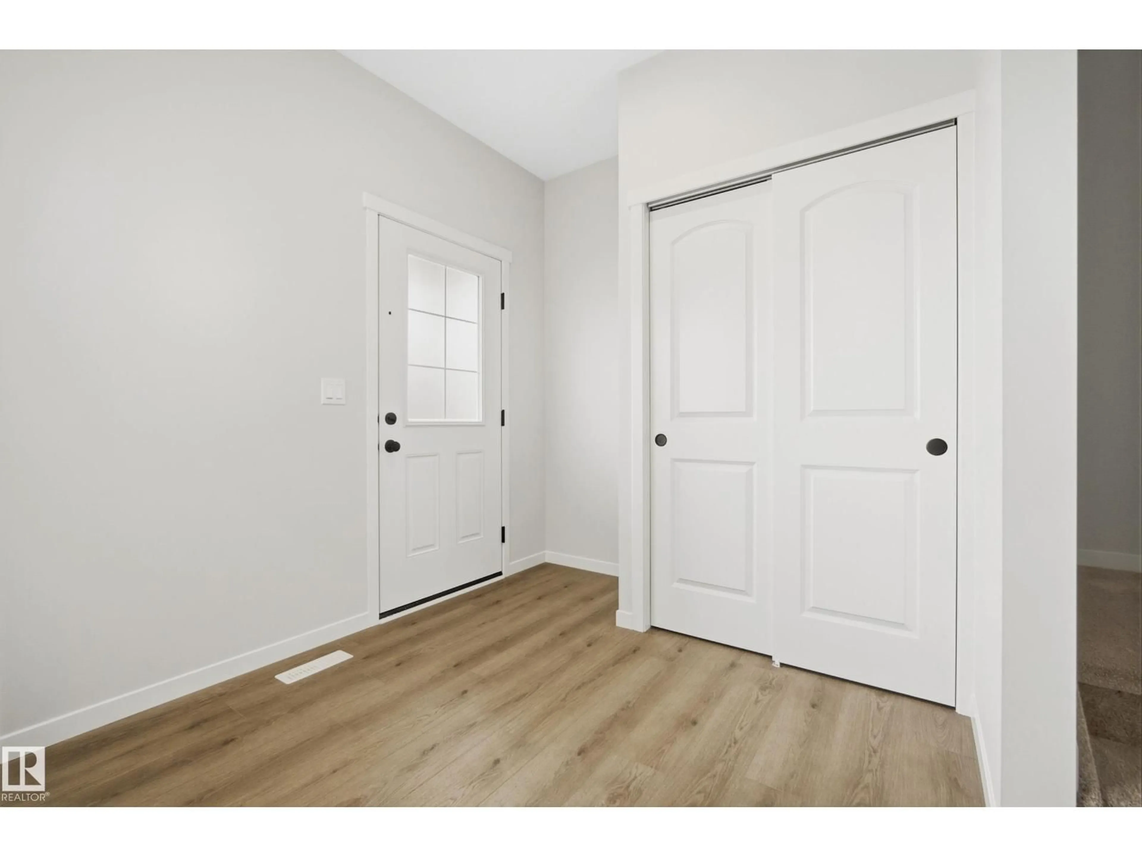 Indoor entryway for 19620 30 AVENUE AVENUE, Edmonton Alberta T6M3L9