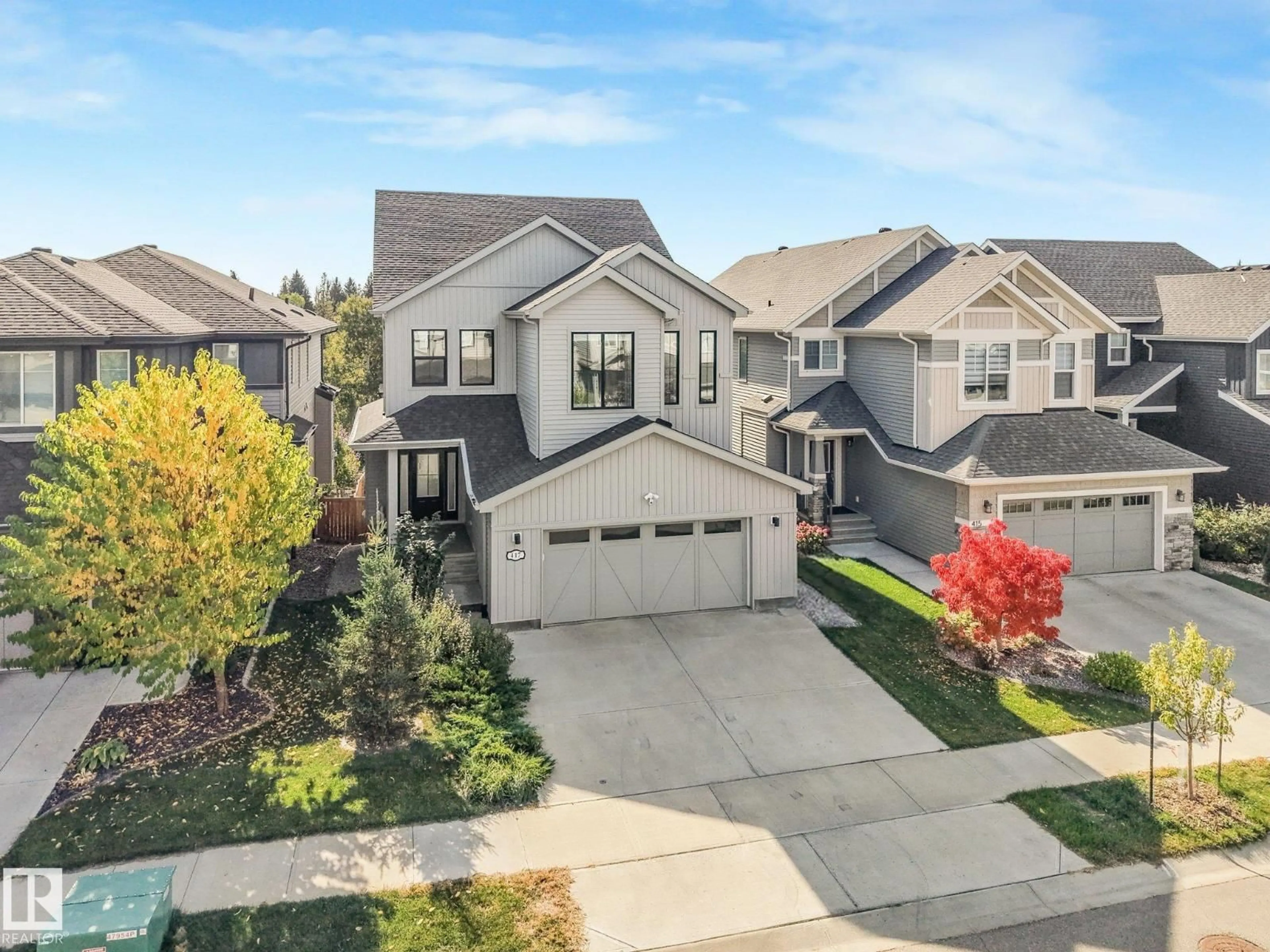 A pic from outside/outdoor area/front of a property/back of a property/a pic from drone, street for 417 EDGEMONT RD, Edmonton Alberta T6M0Y6