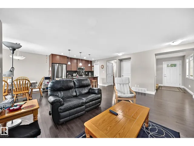 NW - 4904 214 ST, Edmonton 4