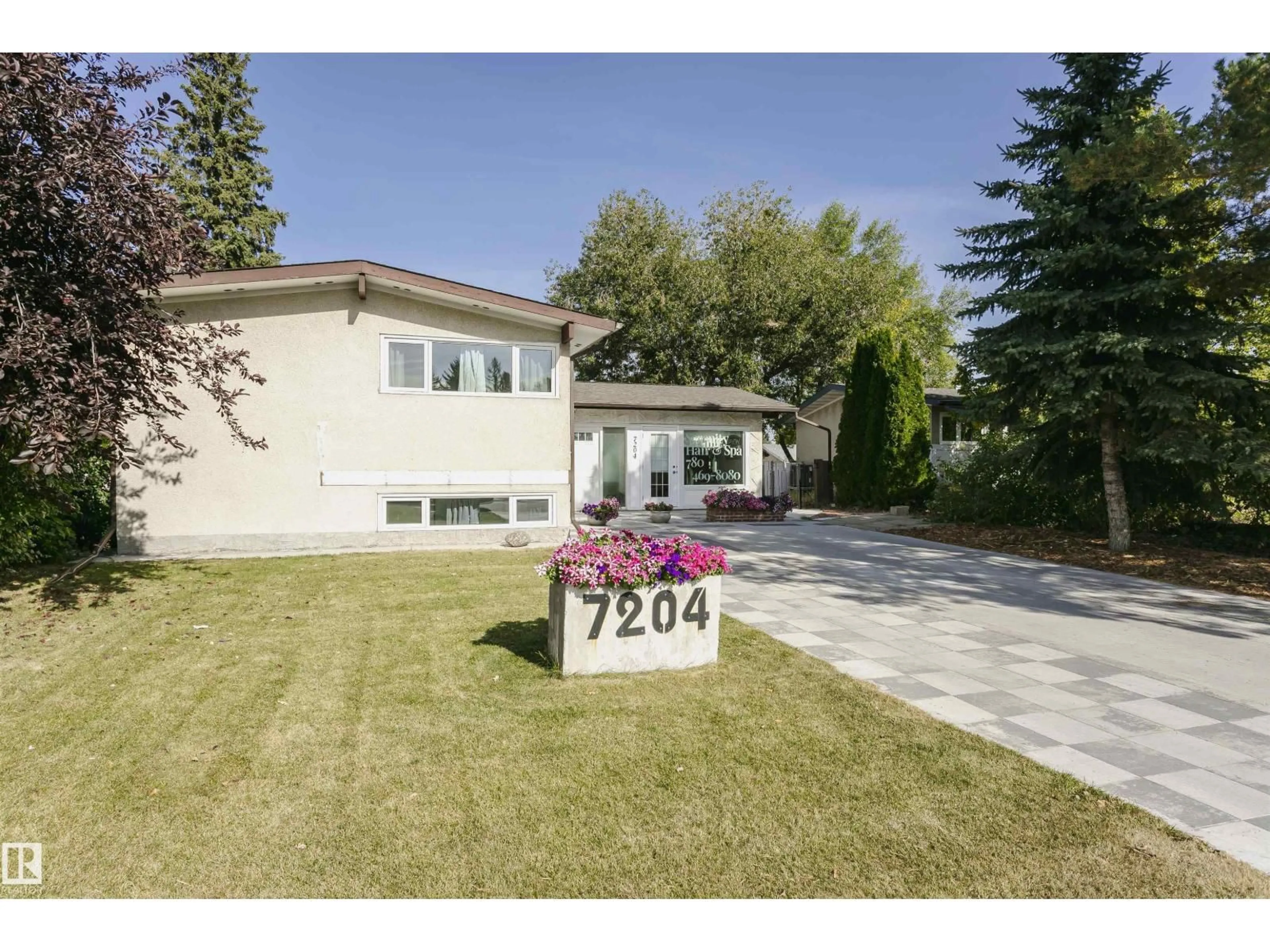 Unknown for NW - 7204 92B AV, Edmonton Alberta T6B0W2