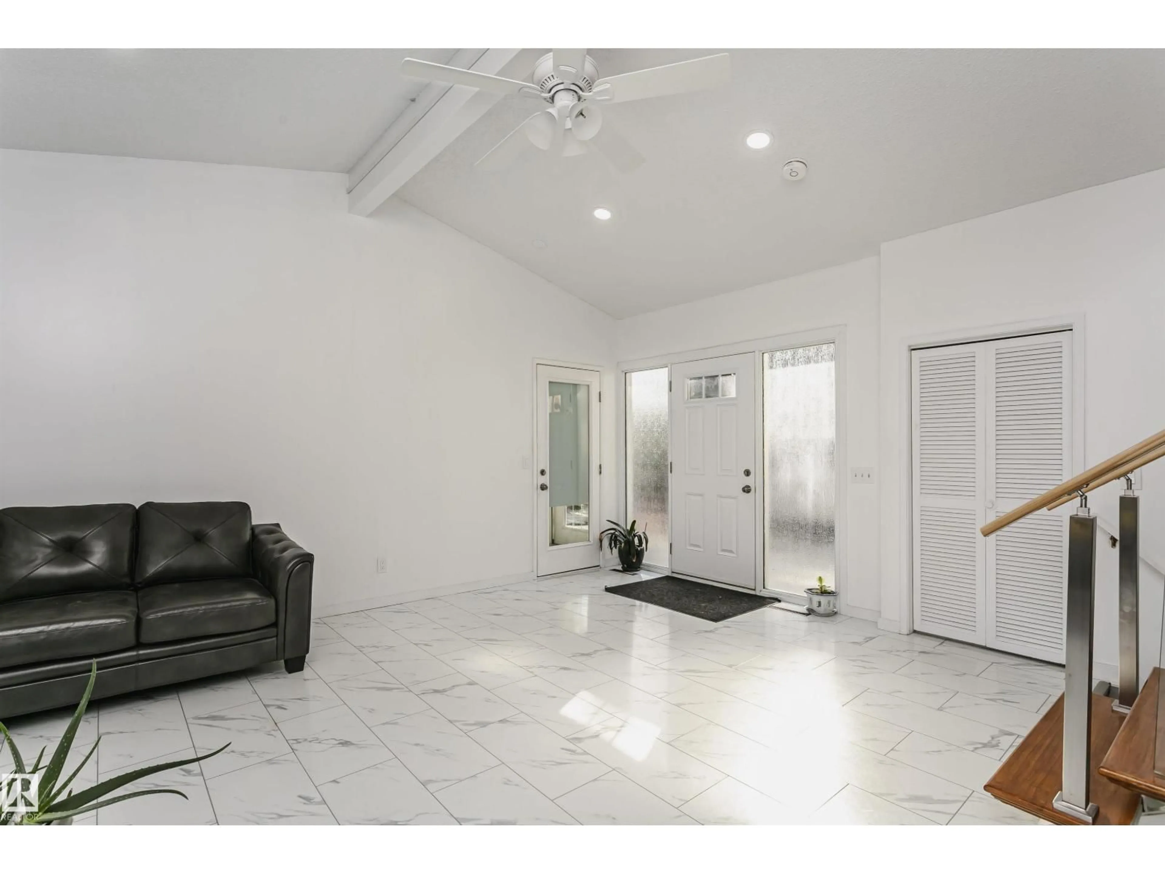 Unknown for NW - 7204 92B AV, Edmonton Alberta T6B0W2