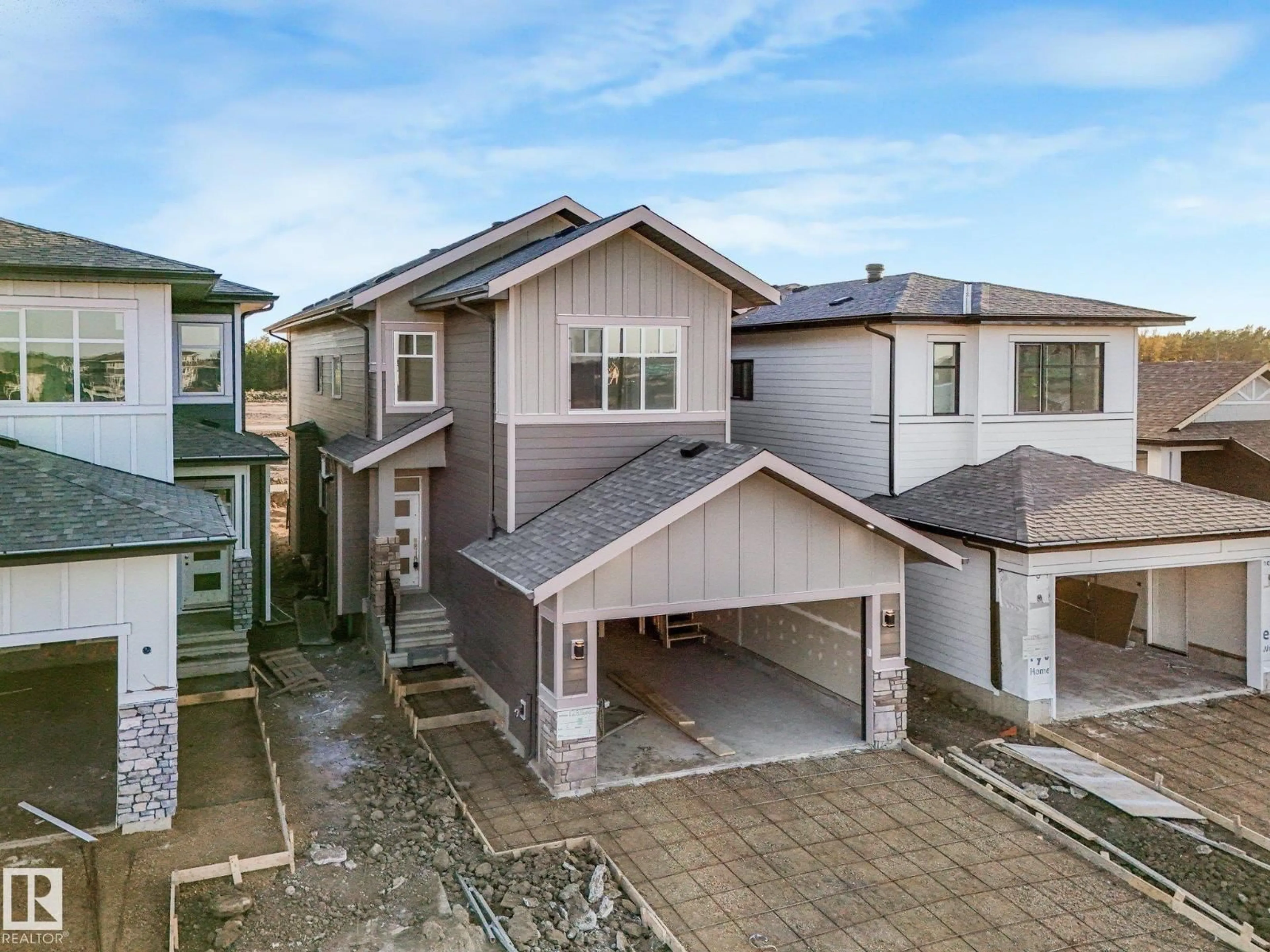 A pic from outside/outdoor area/front of a property/back of a property/a pic from drone, street for 106 RAVENSHIRE WYND, Sherwood Park Alberta T8B0G3